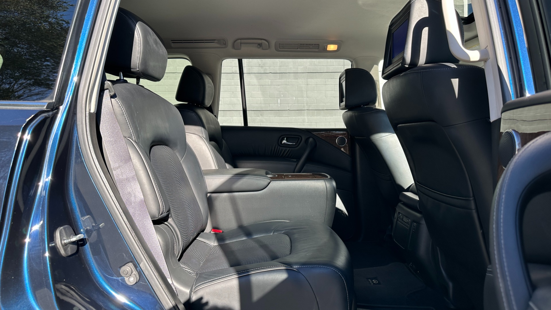 Used 2016 INFINITI QX80 LIMITED / 22IN WHEELS / THEATER PACKAGE / DRIVER ASSISTANCE / V8 / 4WD for sale $33,995 at Formula Imports in Charlotte NC 28227 40