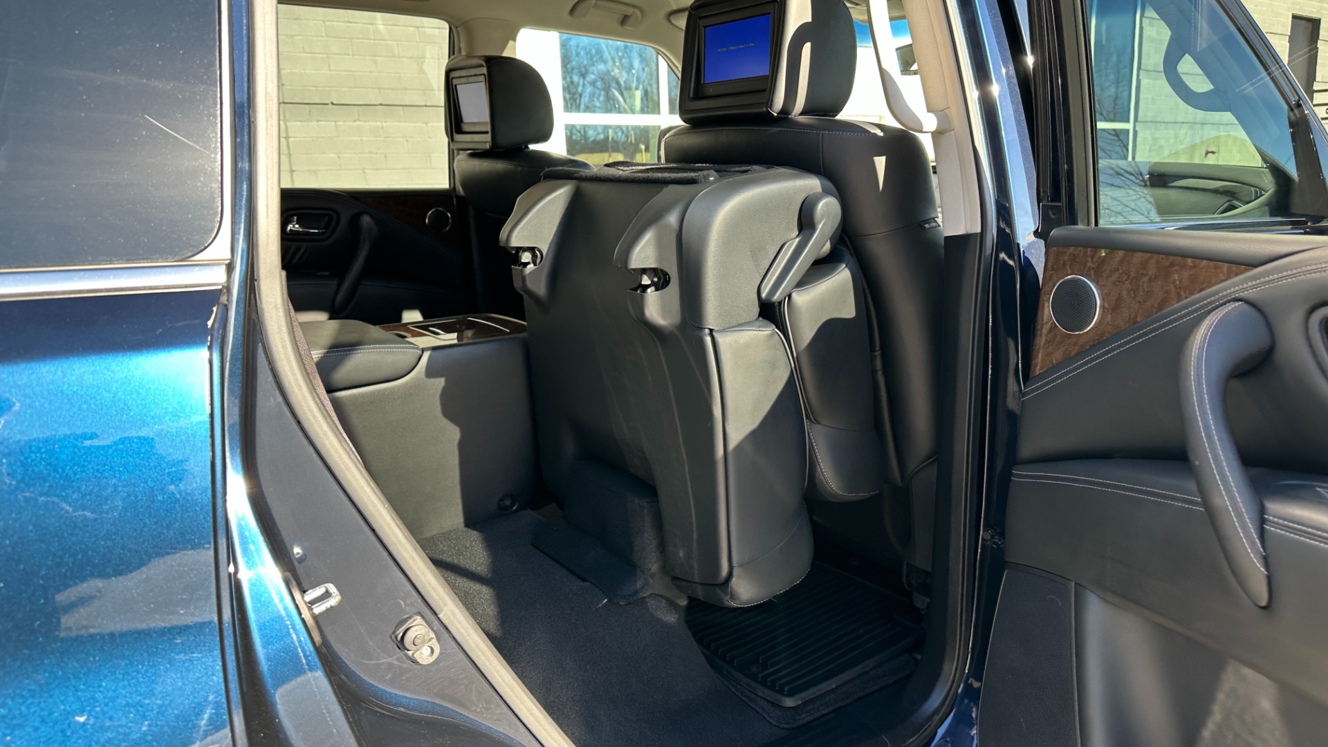 Used 2016 INFINITI QX80 LIMITED / 22IN WHEELS / THEATER PACKAGE / DRIVER ASSISTANCE / V8 / 4WD for sale $33,995 at Formula Imports in Charlotte NC 28227 45