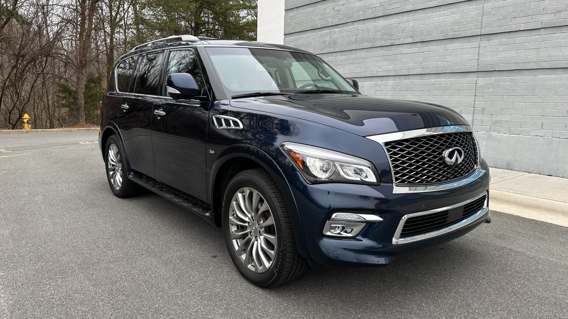 Used 2016 INFINITI QX80 LIMITED / 22IN WHEELS / THEATER PACKAGE / DRIVER ASSISTANCE / V8 / 4WD for sale $33,995 at Formula Imports in Charlotte NC 28227 5