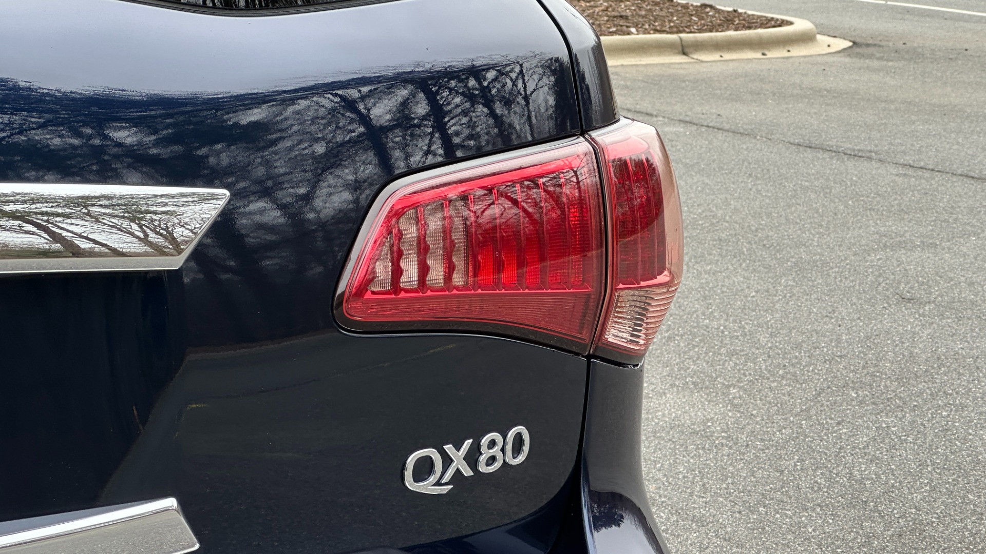 Used 2016 INFINITI QX80 LIMITED / 22IN WHEELS / THEATER PACKAGE / DRIVER ASSISTANCE / V8 / 4WD for sale $33,995 at Formula Imports in Charlotte NC 28227 52