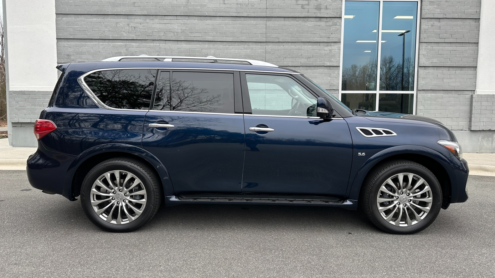 Used 2016 INFINITI QX80 LIMITED / 22IN WHEELS / THEATER PACKAGE / DRIVER ASSISTANCE / V8 / 4WD for sale $33,995 at Formula Imports in Charlotte NC 28227 6