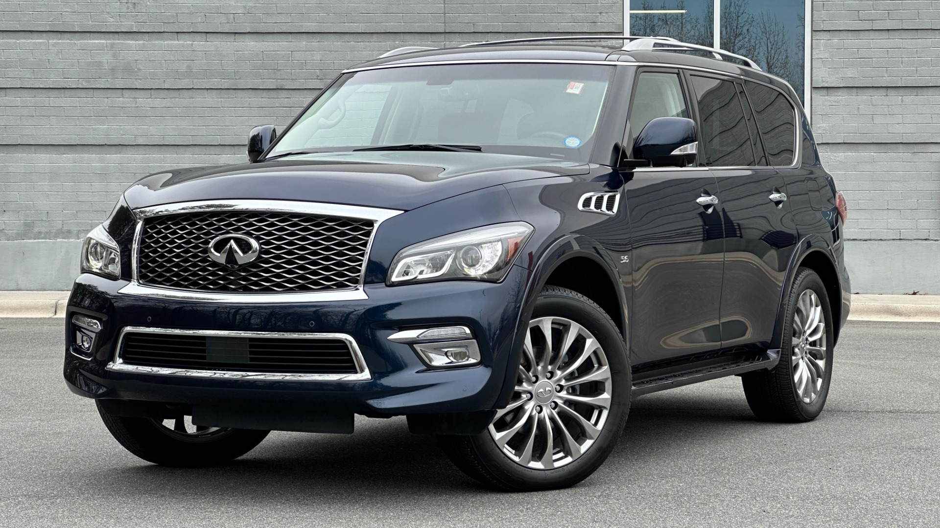 Used 2016 INFINITI QX80 LIMITED / 22IN WHEELS / THEATER PACKAGE / DRIVER ASSISTANCE / V8 / 4WD for sale $33,995 at Formula Imports in Charlotte NC 28227 1