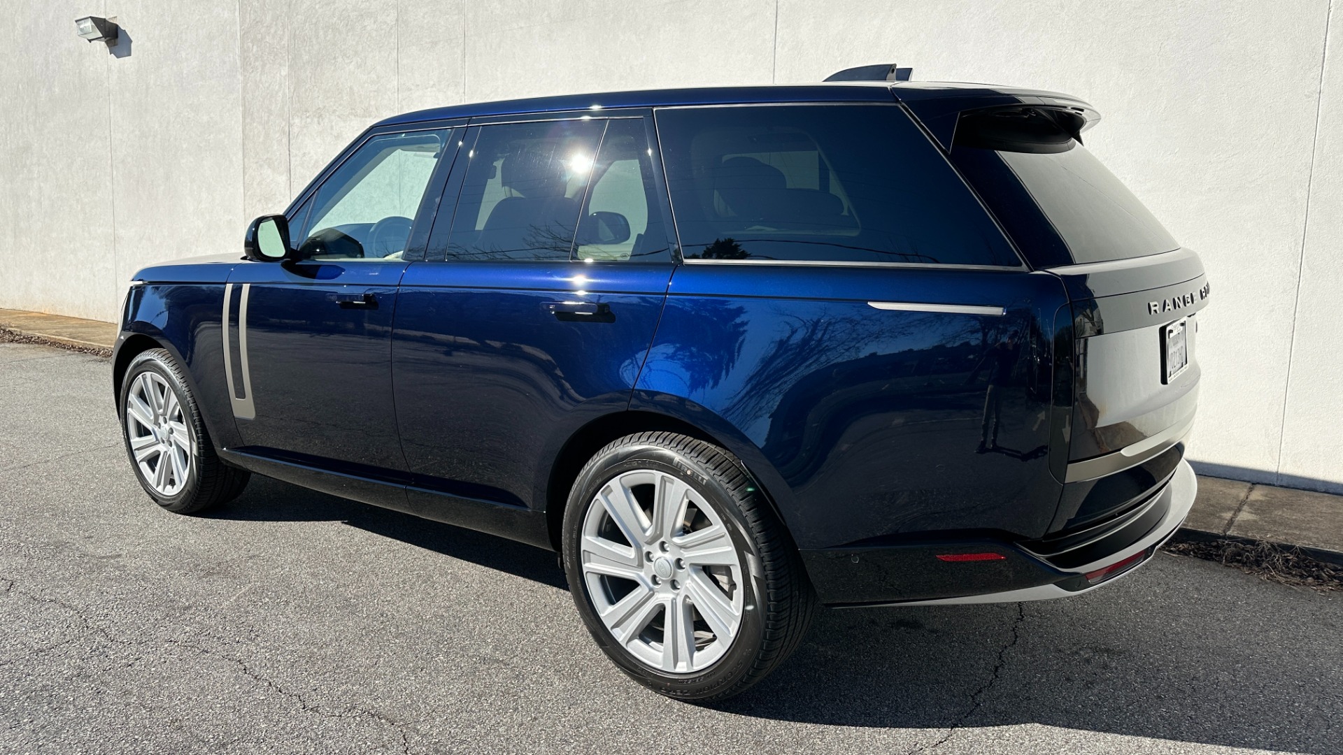 Used 2023 Land Rover Range Rover SE / SWB / P530 / PREMIUM / TECHNOLOGY / ADVANCED TOW for sale Sold at Formula Imports in Charlotte NC 28227 4