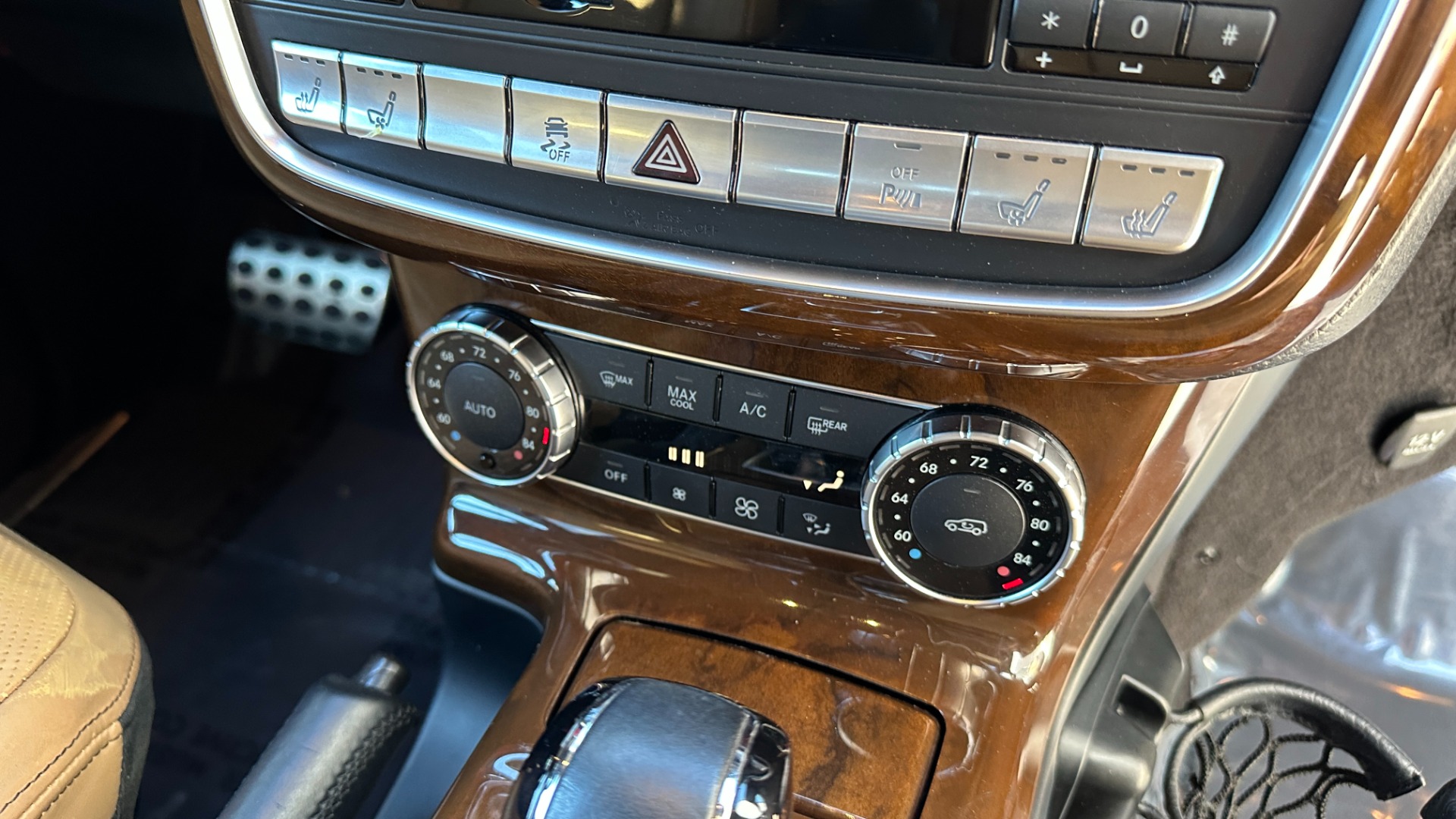 Used 2015 Mercedes-Benz G-Class G550 / DESIGNO NAPPA LEATHER / DESIGNO HEADLINER / HEATED STEERING / NAV / for sale Sold at Formula Imports in Charlotte NC 28227 20