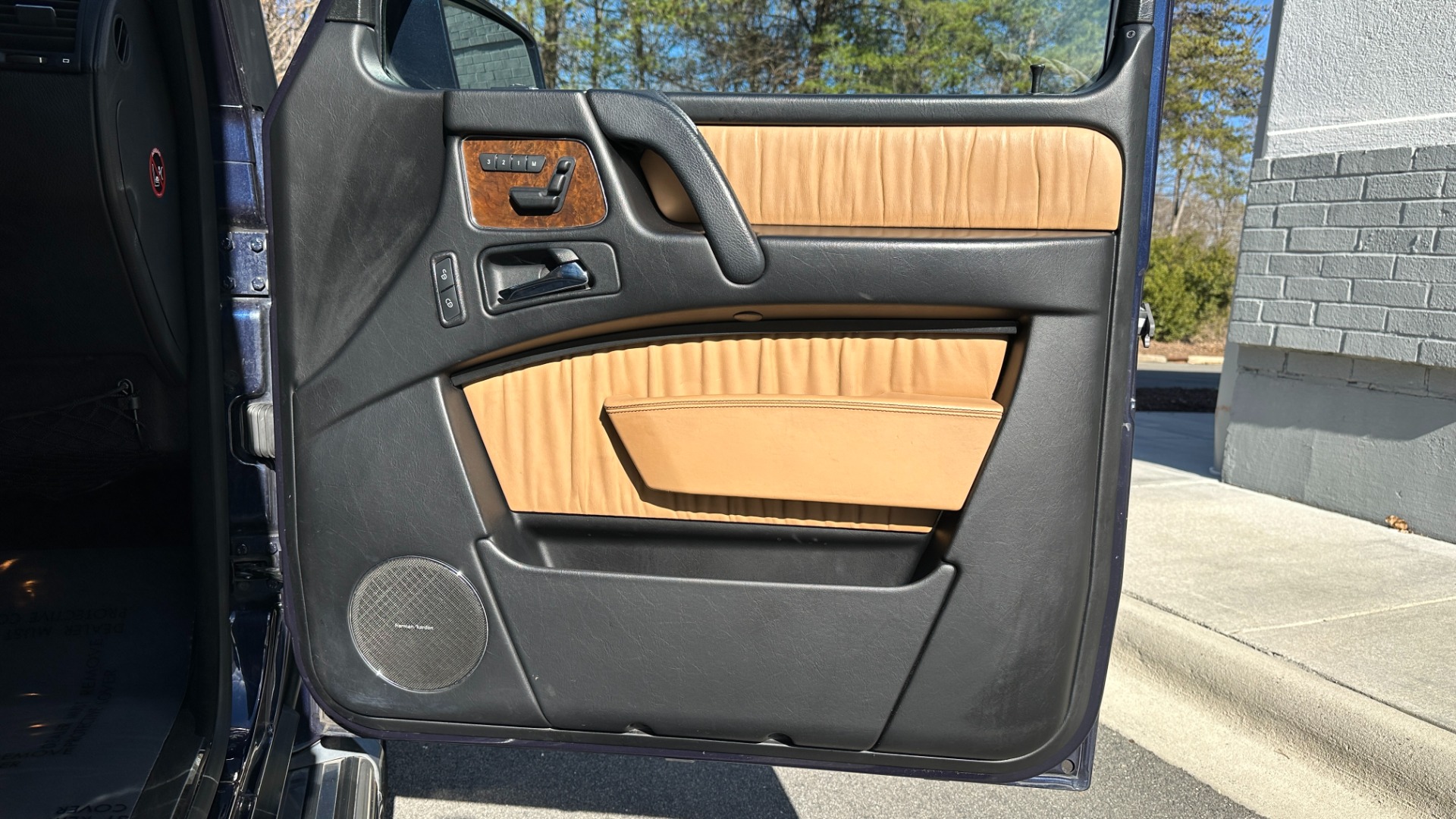 Used 2015 Mercedes-Benz G-Class G550 / DESIGNO NAPPA LEATHER / DESIGNO HEADLINER / HEATED STEERING / NAV /  for sale Sold at Formula Imports in Charlotte NC 28227 27
