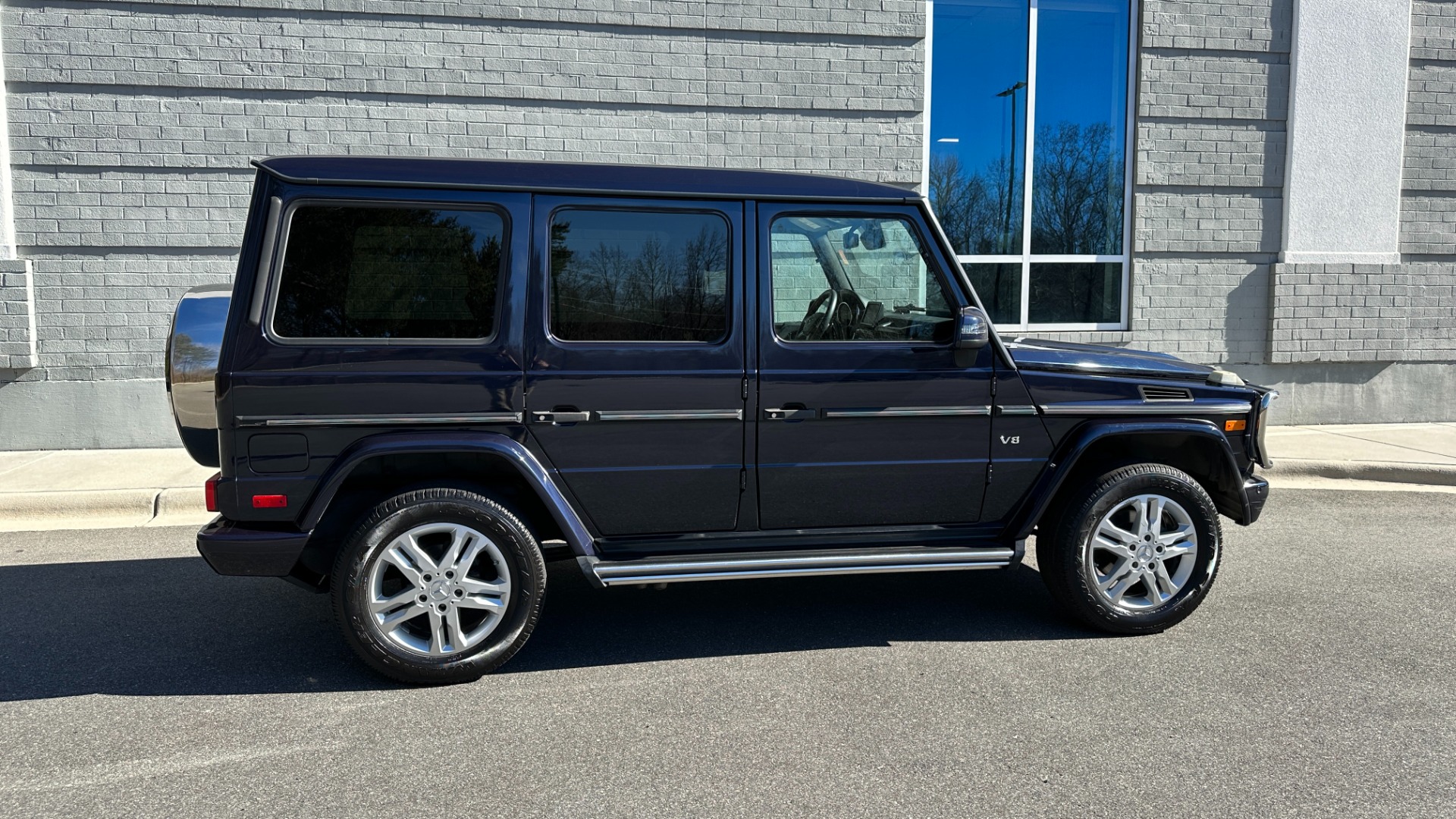 Used 2015 Mercedes-Benz G-Class G550 / DESIGNO NAPPA LEATHER / DESIGNO HEADLINER / HEATED STEERING / NAV /  for sale Sold at Formula Imports in Charlotte NC 28227 3