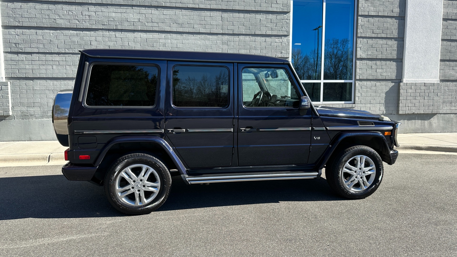 Used 2015 Mercedes-Benz G-Class G550 / DESIGNO NAPPA LEATHER / DESIGNO HEADLINER / HEATED STEERING / NAV / for sale Sold at Formula Imports in Charlotte NC 28227 3