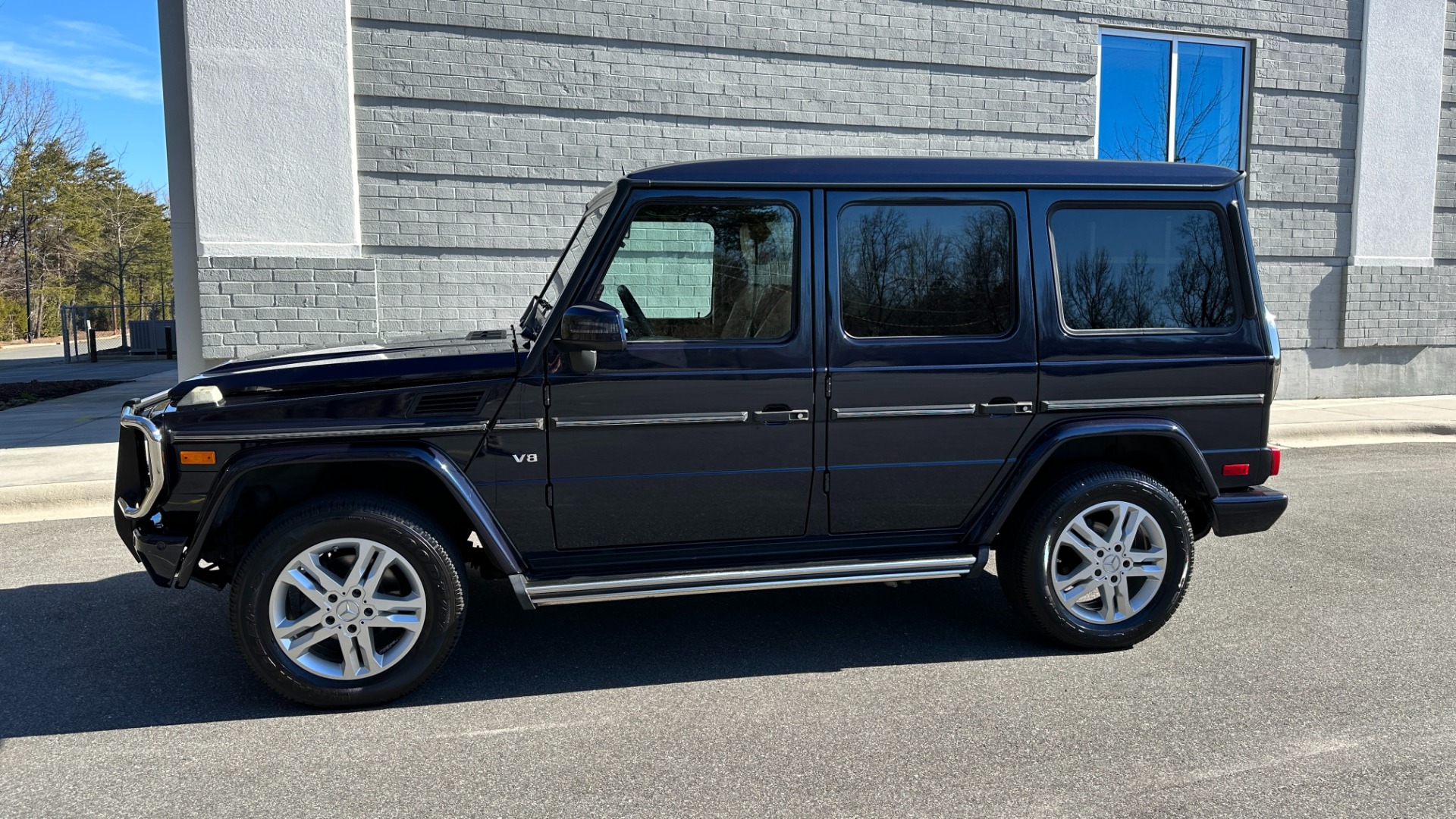 Used 2015 Mercedes-Benz G-Class G550 / DESIGNO NAPPA LEATHER / DESIGNO HEADLINER / HEATED STEERING / NAV / for sale Sold at Formula Imports in Charlotte NC 28227 6