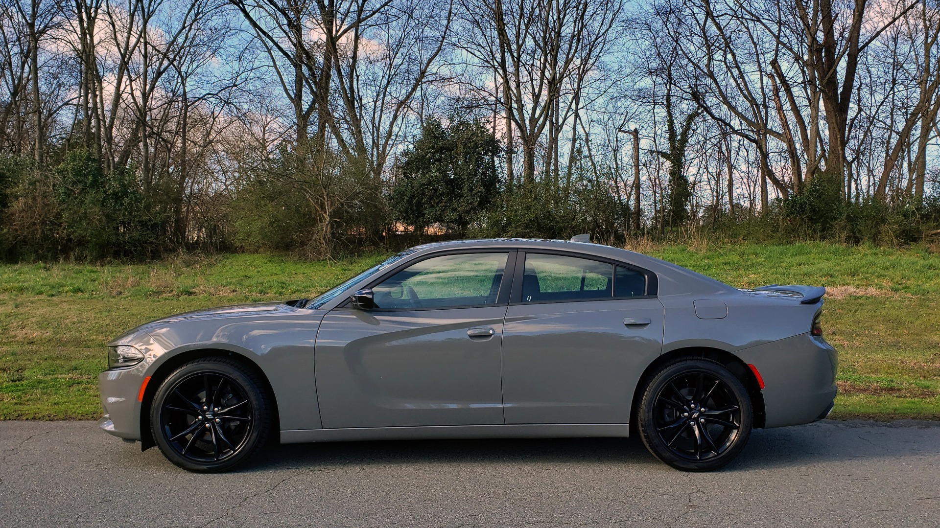 Used 2018 Dodge CHARGER SXT PLUS W/BLACKTOP / V6 / AUTO / KEYLESS-GO / PARK ASST for sale Sold at Formula Imports in Charlotte NC 28227 2
