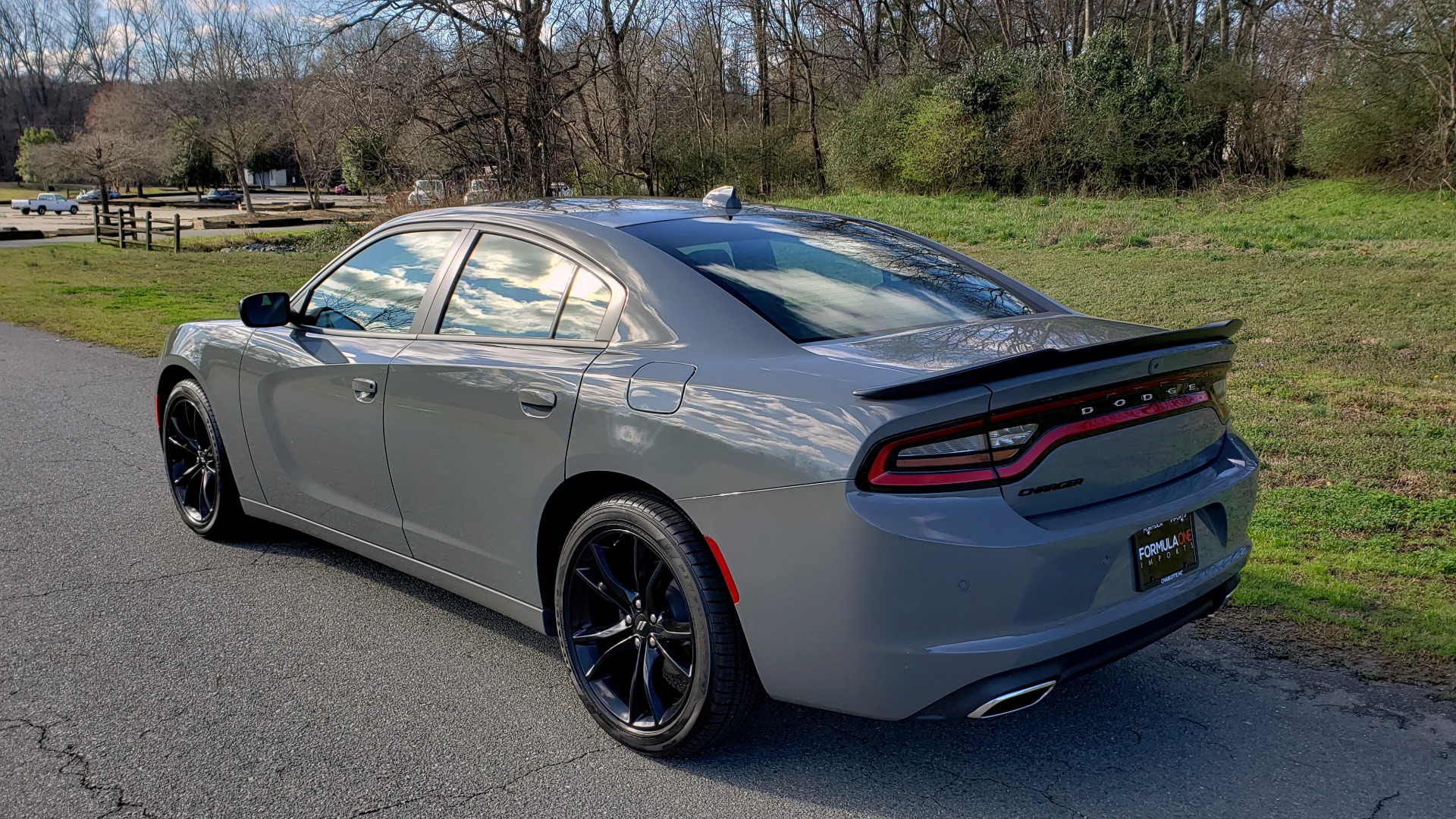 Used 2018 Dodge CHARGER SXT PLUS W/BLACKTOP / V6 / AUTO / KEYLESS-GO / PARK ASST for sale Sold at Formula Imports in Charlotte NC 28227 3