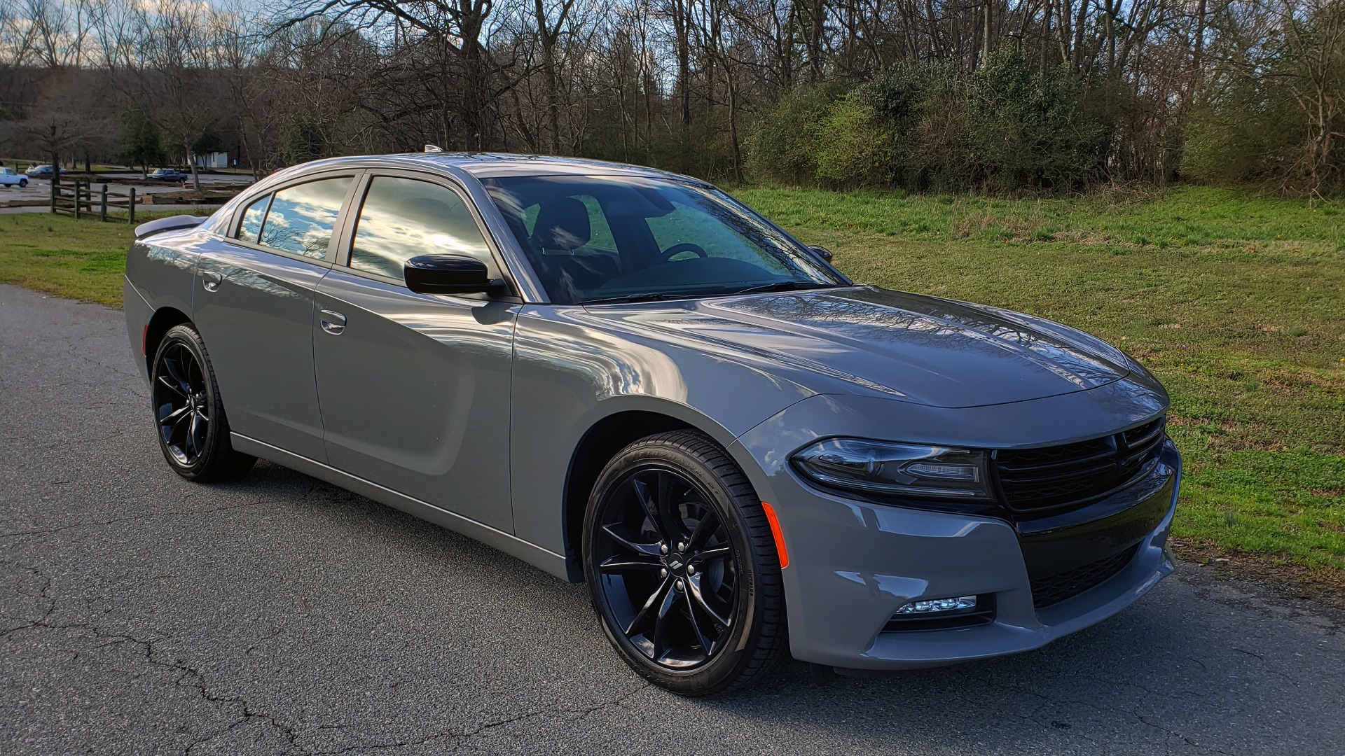 Used 2018 Dodge CHARGER SXT PLUS W/BLACKTOP / V6 / AUTO / KEYLESS-GO / PARK ASST for sale Sold at Formula Imports in Charlotte NC 28227 4