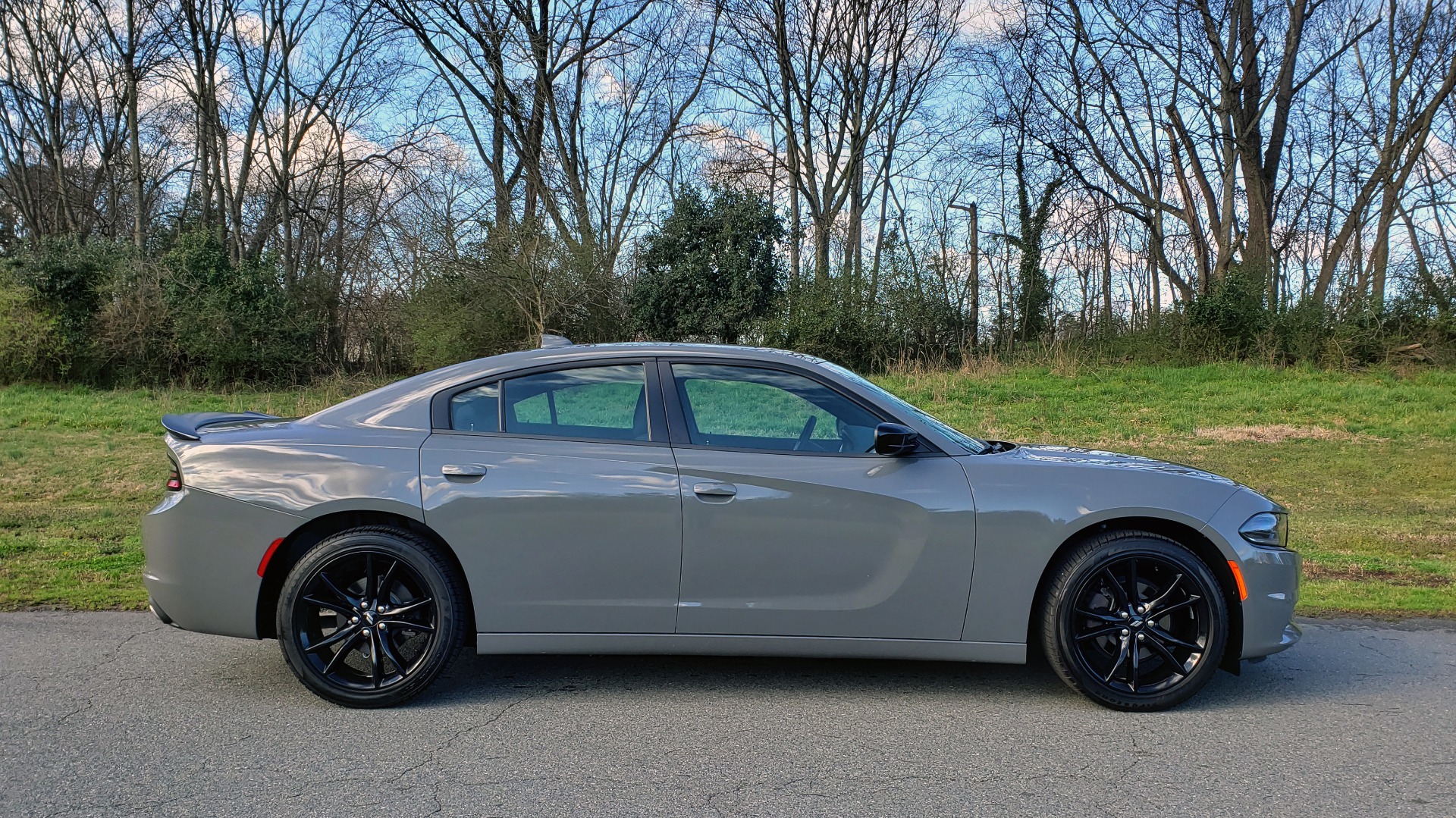 Used 2018 Dodge CHARGER SXT PLUS W/BLACKTOP / V6 / AUTO / KEYLESS-GO / PARK ASST for sale Sold at Formula Imports in Charlotte NC 28227 5