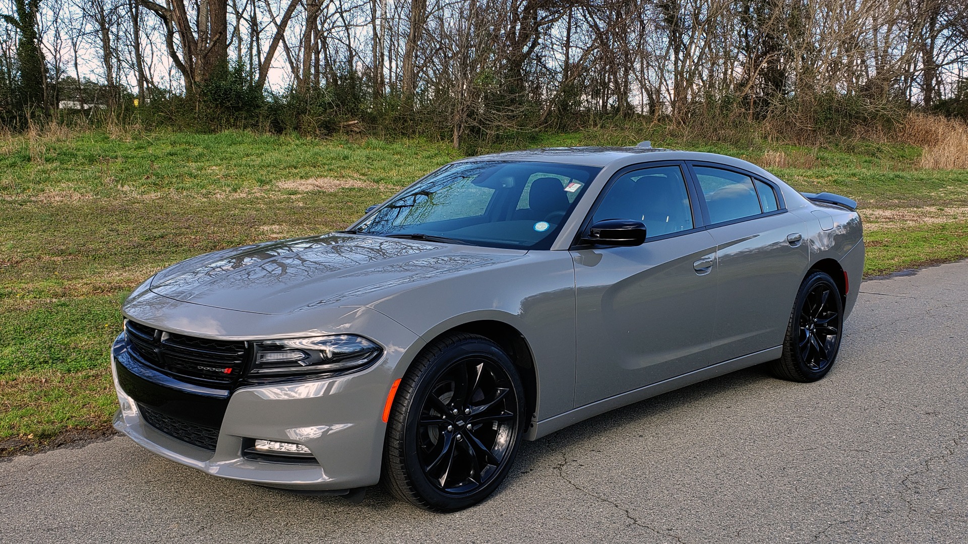 Used 2018 Dodge CHARGER SXT PLUS W/BLACKTOP / V6 / AUTO / KEYLESS-GO / PARK ASST for sale Sold at Formula Imports in Charlotte NC 28227 1