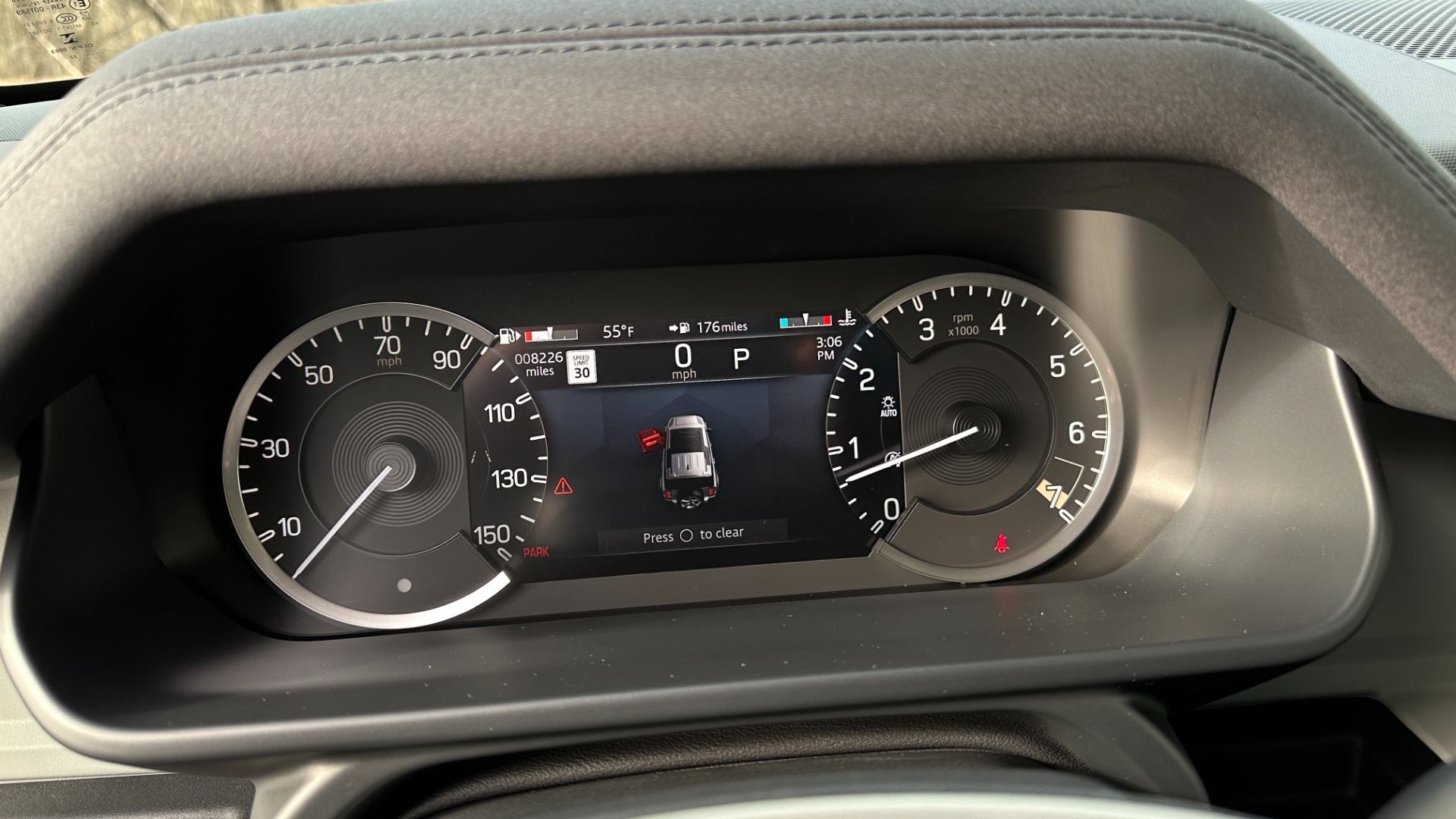 Used 2023 Land Rover Defender S / LED LIGHTS / AIR SUSPENSION / PANORAMIC ROOF / LEATHER / BLACK EXT TRIM for sale $79,999 at Formula Imports in Charlotte NC 28227 16