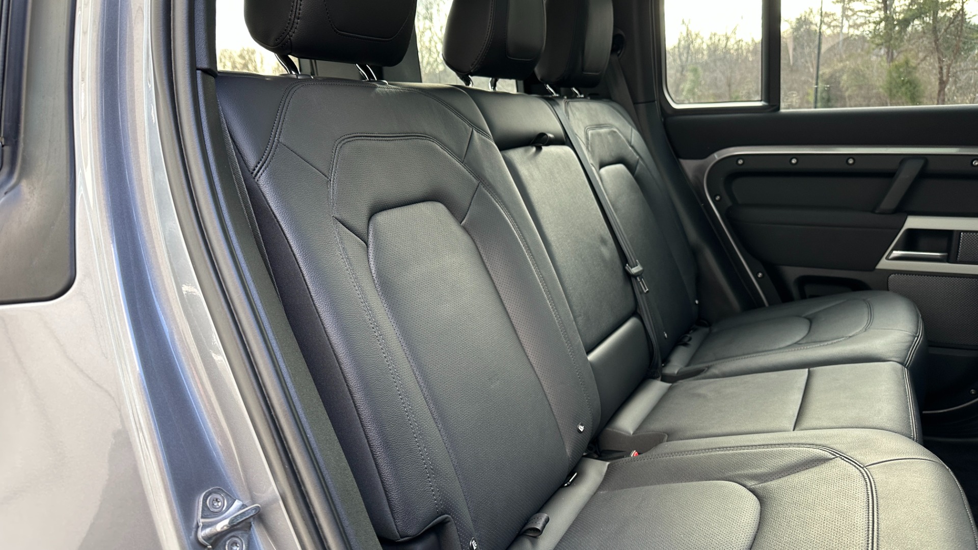 Used 2023 Land Rover Defender S / LED LIGHTS / AIR SUSPENSION / PANORAMIC ROOF / LEATHER / BLACK EXT TRIM for sale $79,999 at Formula Imports in Charlotte NC 28227 30