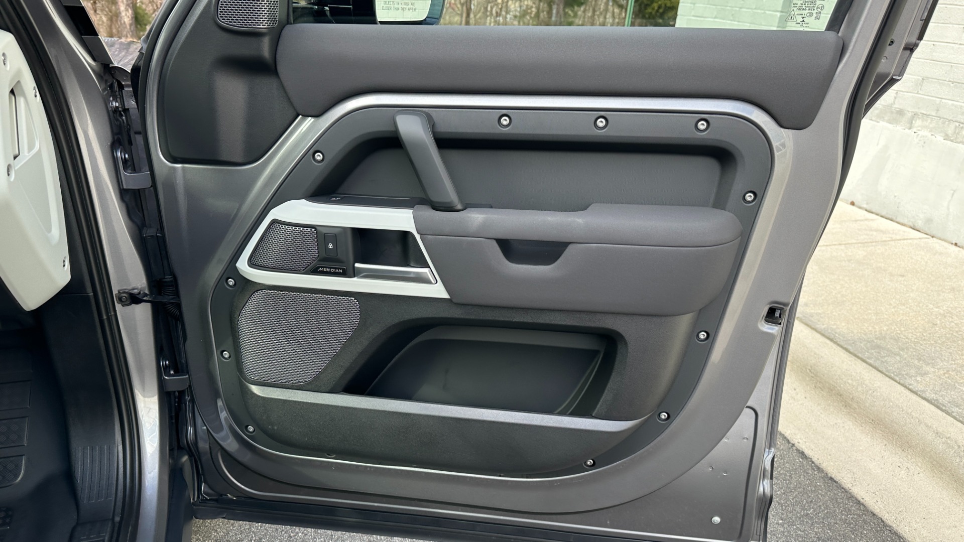 Used 2023 Land Rover Defender S / LED LIGHTS / AIR SUSPENSION / PANORAMIC ROOF / LEATHER / BLACK EXT TRIM for sale $79,999 at Formula Imports in Charlotte NC 28227 31