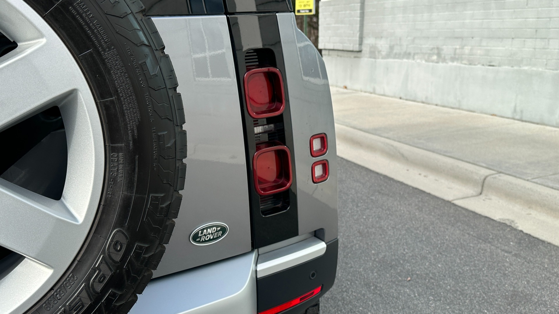 Used 2023 Land Rover Defender S / LED LIGHTS / AIR SUSPENSION / PANORAMIC ROOF / LEATHER / BLACK EXT TRIM for sale Sold at Formula Imports in Charlotte NC 28227 42