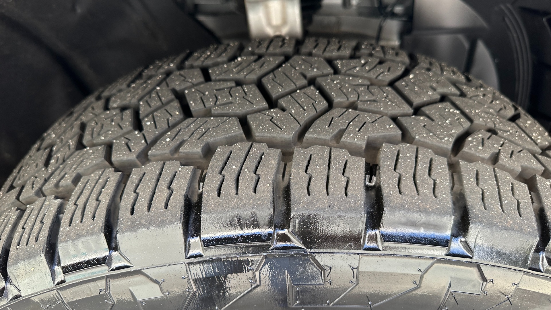Used 2023 Land Rover Defender S / LED LIGHTS / AIR SUSPENSION / PANORAMIC ROOF / LEATHER / BLACK EXT TRIM for sale $79,999 at Formula Imports in Charlotte NC 28227 45