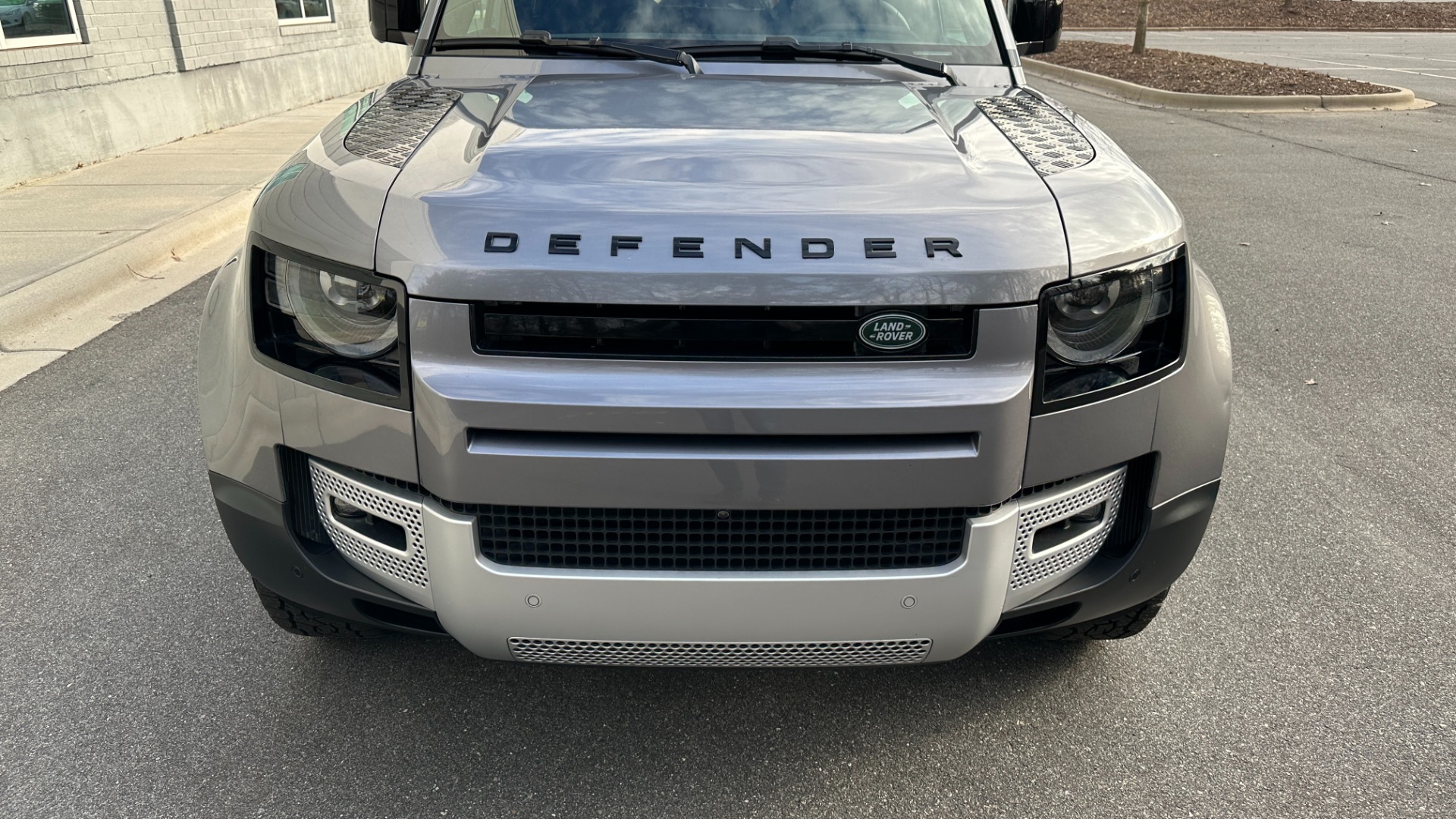 Used 2023 Land Rover Defender S / LED LIGHTS / AIR SUSPENSION / PANORAMIC ROOF / LEATHER / BLACK EXT TRIM for sale $79,999 at Formula Imports in Charlotte NC 28227 8