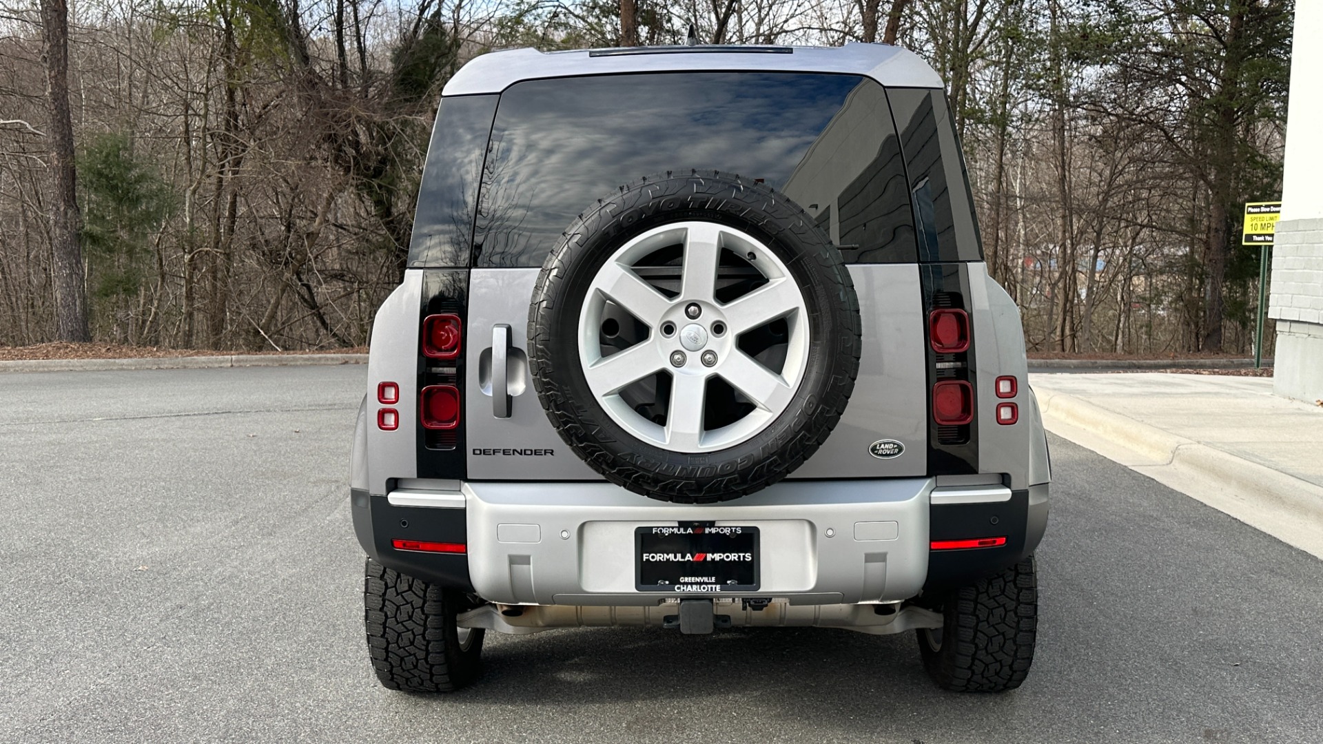 Used 2023 Land Rover Defender S / LED LIGHTS / AIR SUSPENSION / PANORAMIC ROOF / LEATHER / BLACK EXT TRIM for sale $79,999 at Formula Imports in Charlotte NC 28227 9