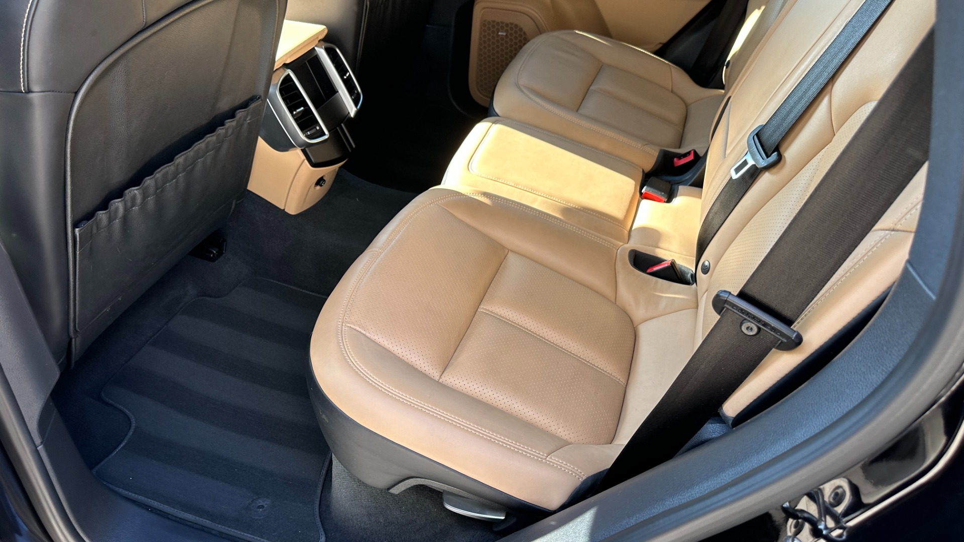 Used 2015 Porsche Cayenne Diesel for sale Sold at Formula Imports in Charlotte NC 28227 22