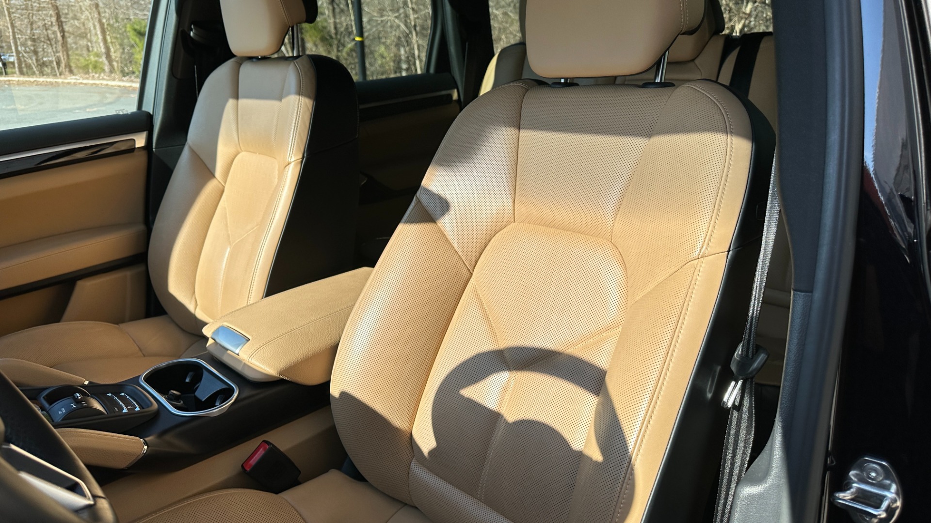 Used 2015 Porsche Cayenne Diesel for sale Sold at Formula Imports in Charlotte NC 28227 25