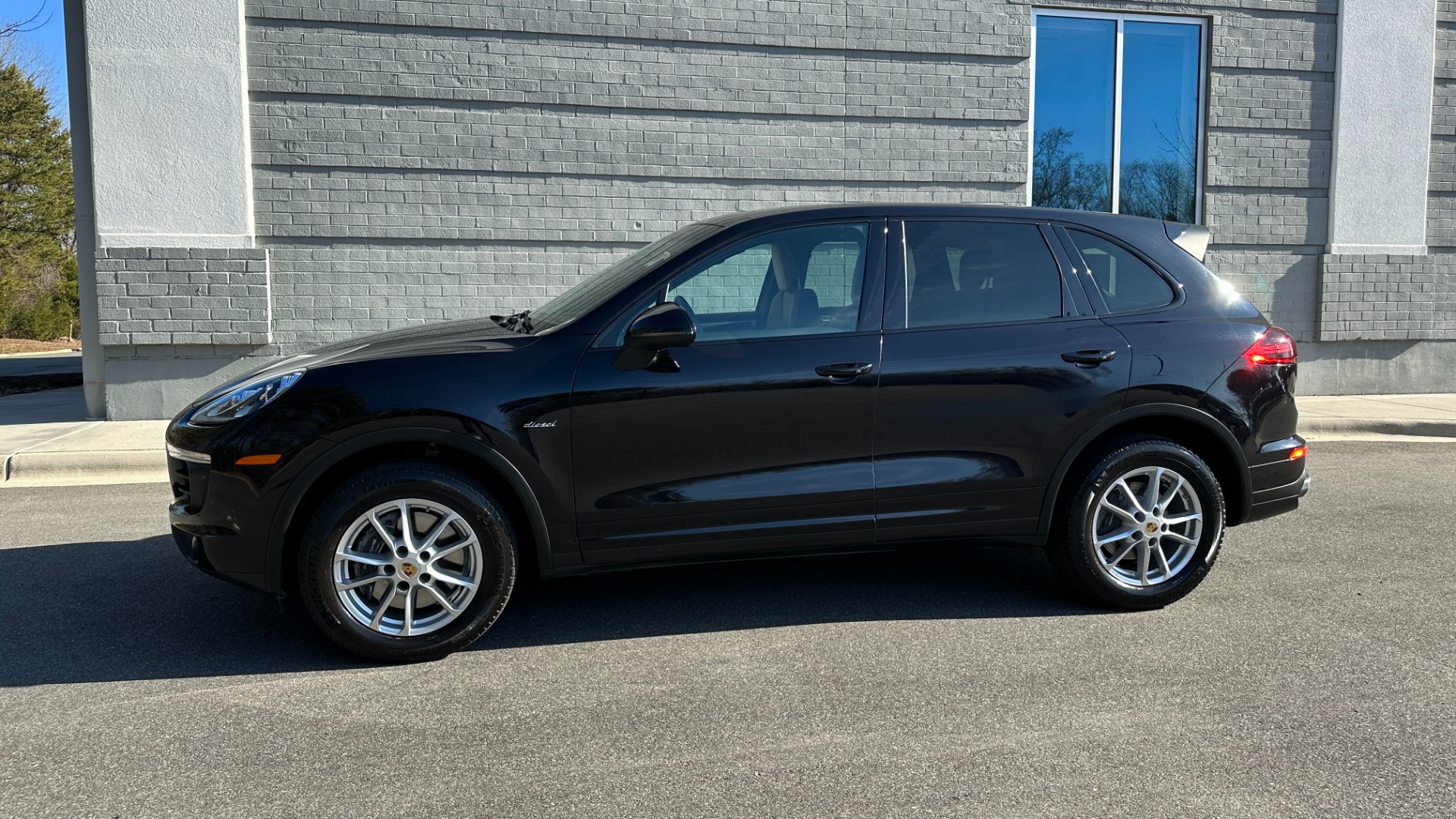 Used 2015 Porsche Cayenne Diesel for sale Sold at Formula Imports in Charlotte NC 28227 3