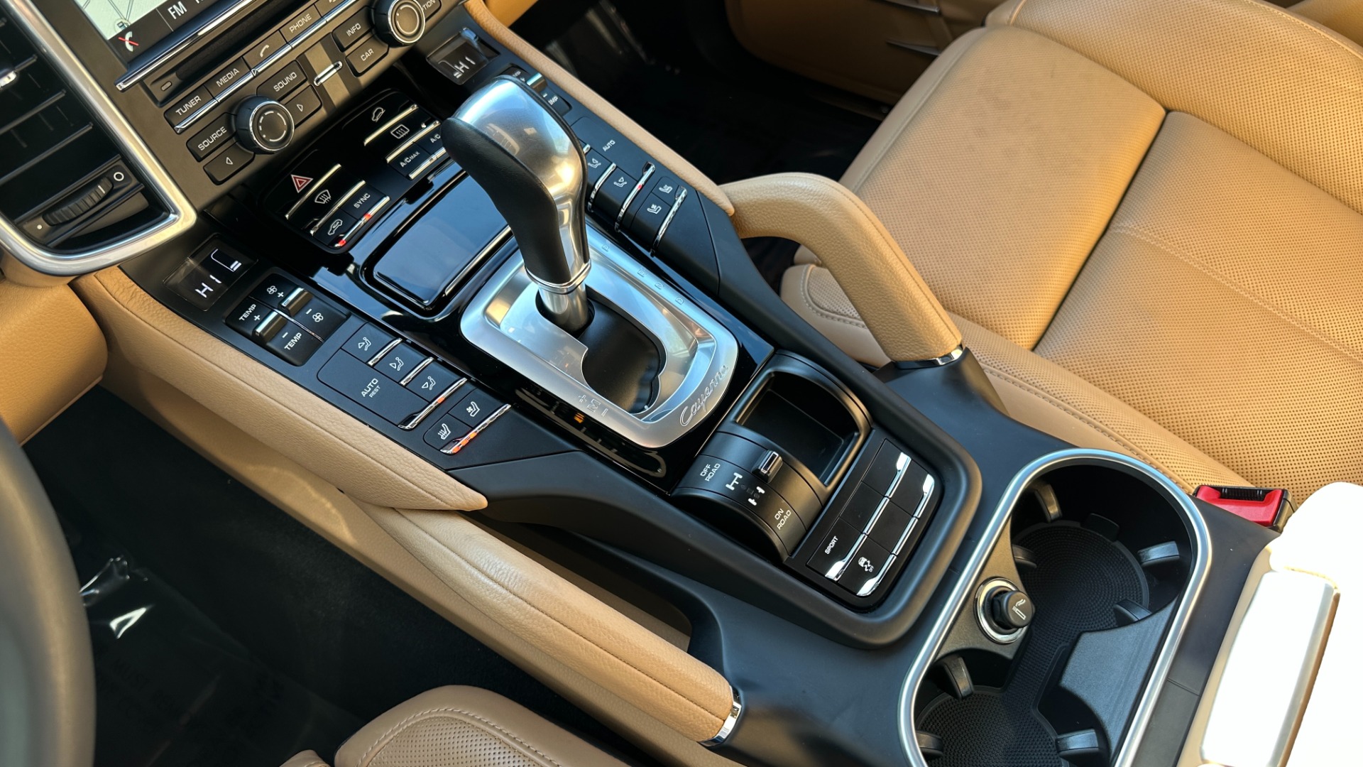 Used 2015 Porsche Cayenne Diesel for sale Sold at Formula Imports in Charlotte NC 28227 31