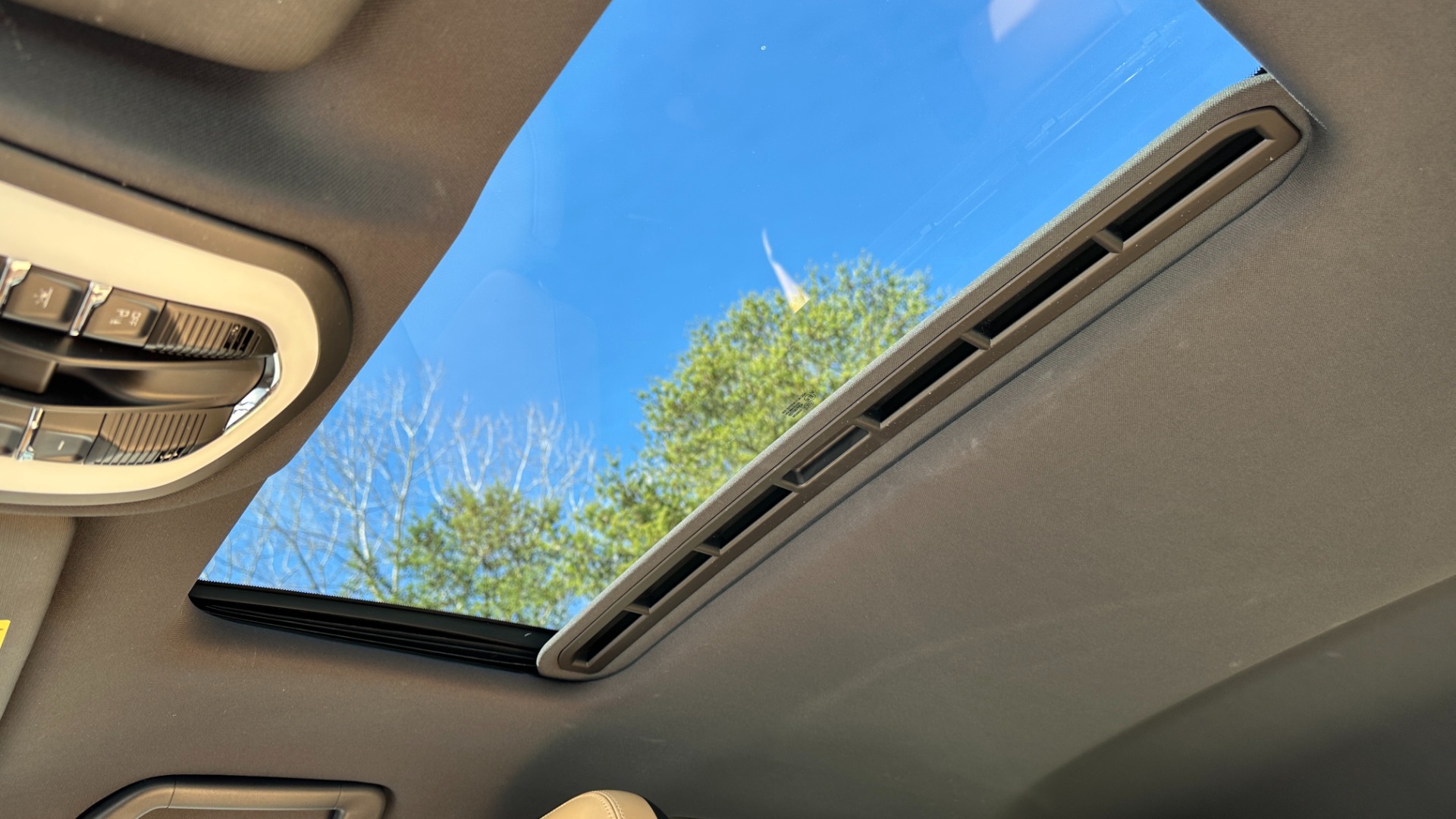 Used 2015 Porsche Cayenne Diesel for sale Sold at Formula Imports in Charlotte NC 28227 33