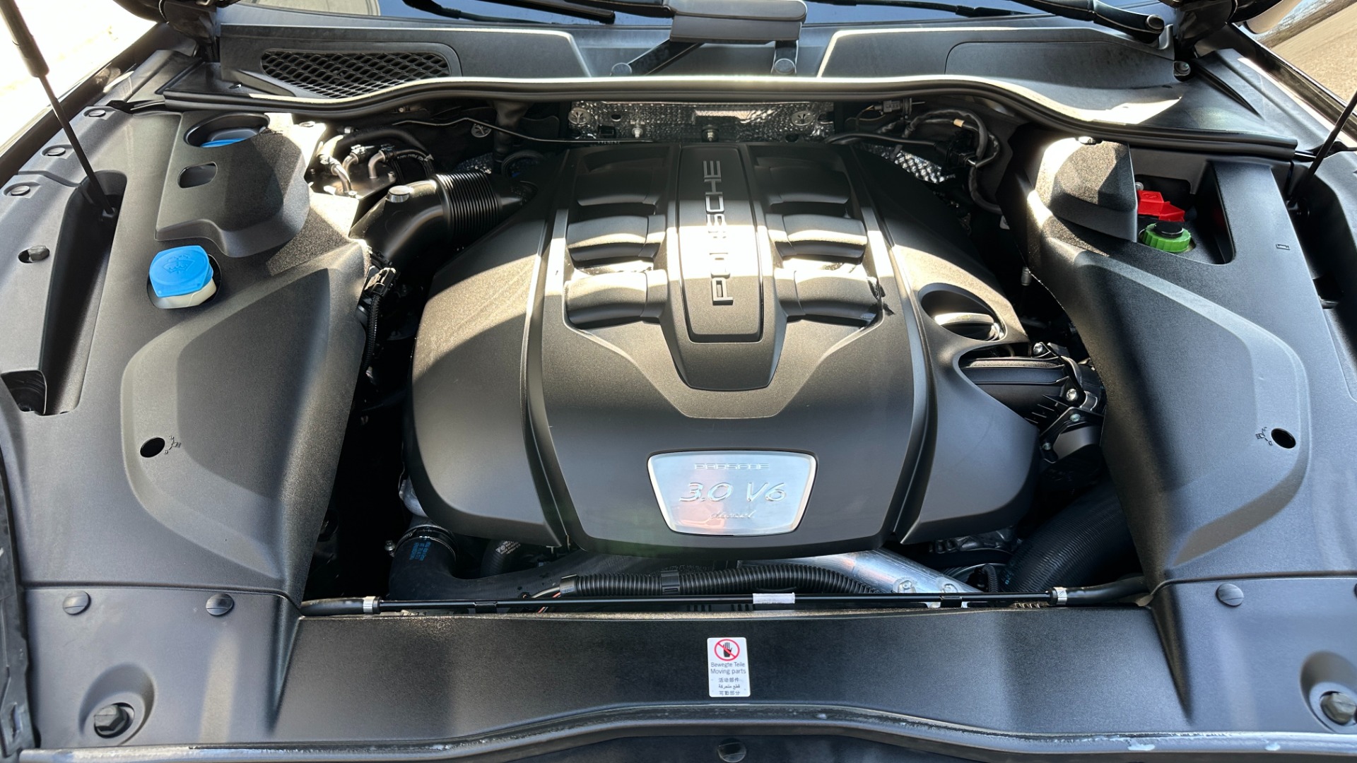 Used 2015 Porsche Cayenne Diesel for sale Sold at Formula Imports in Charlotte NC 28227 38