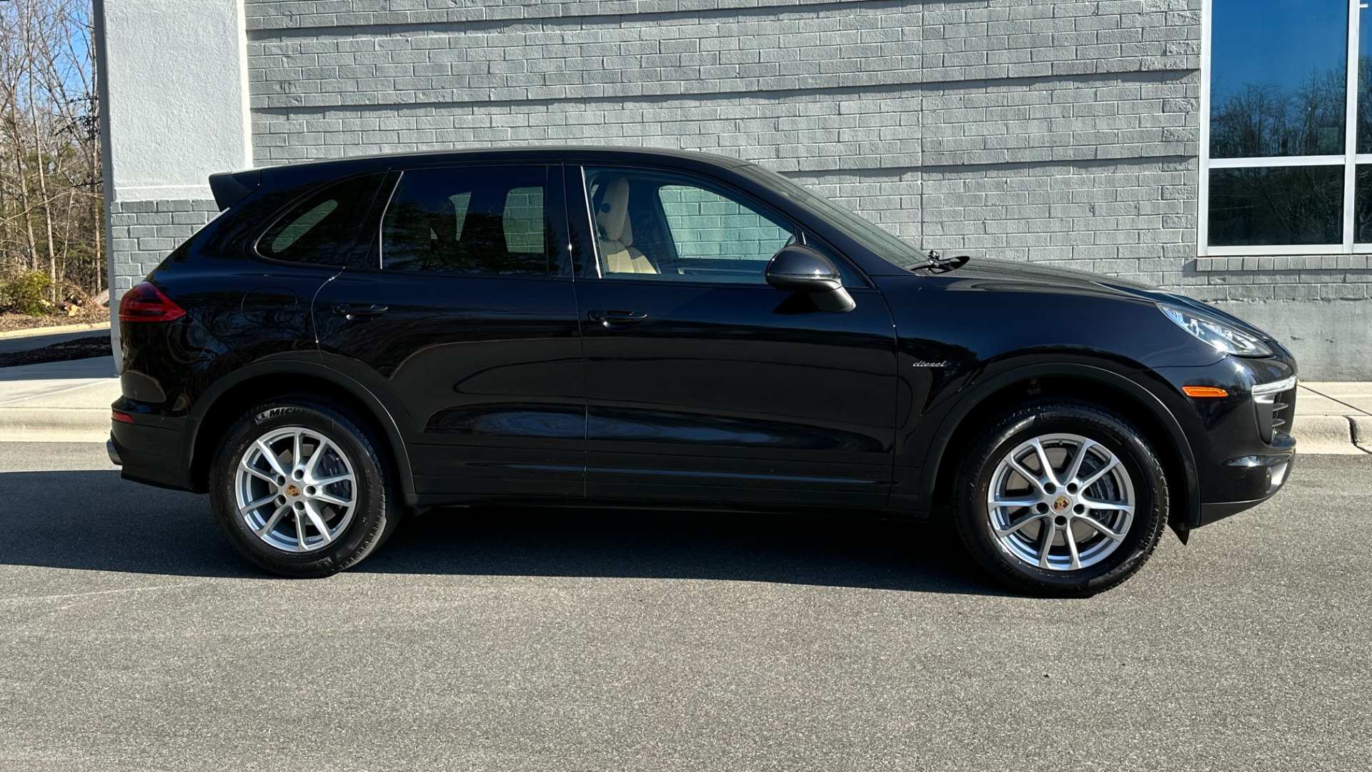Used 2015 Porsche Cayenne Diesel for sale Sold at Formula Imports in Charlotte NC 28227 6