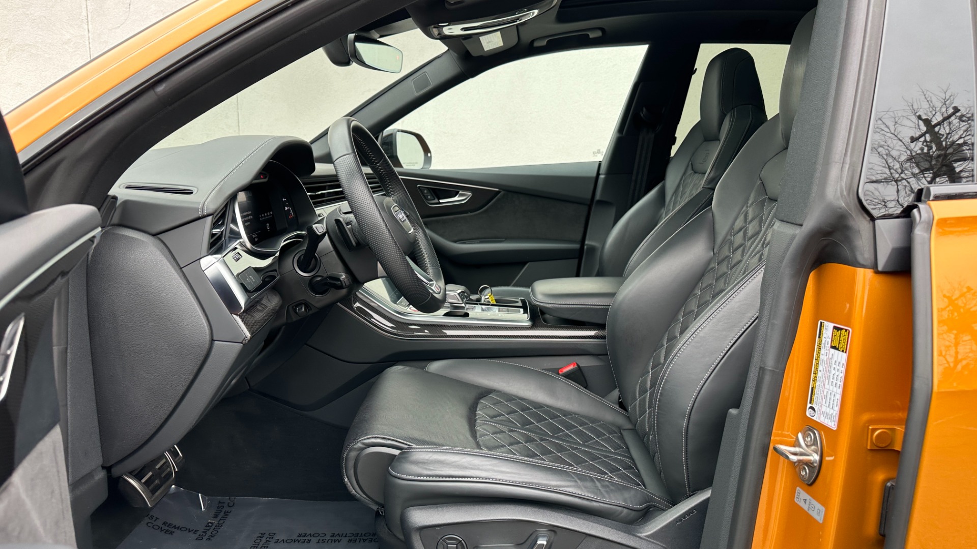 Used 2020 Audi SQ8 PREMIUM PLUS / BLACK OPTIC / CARBON FIBER / DIAMOND STITCH LEATHER for sale $78,995 at Formula Imports in Charlotte NC 28227 11