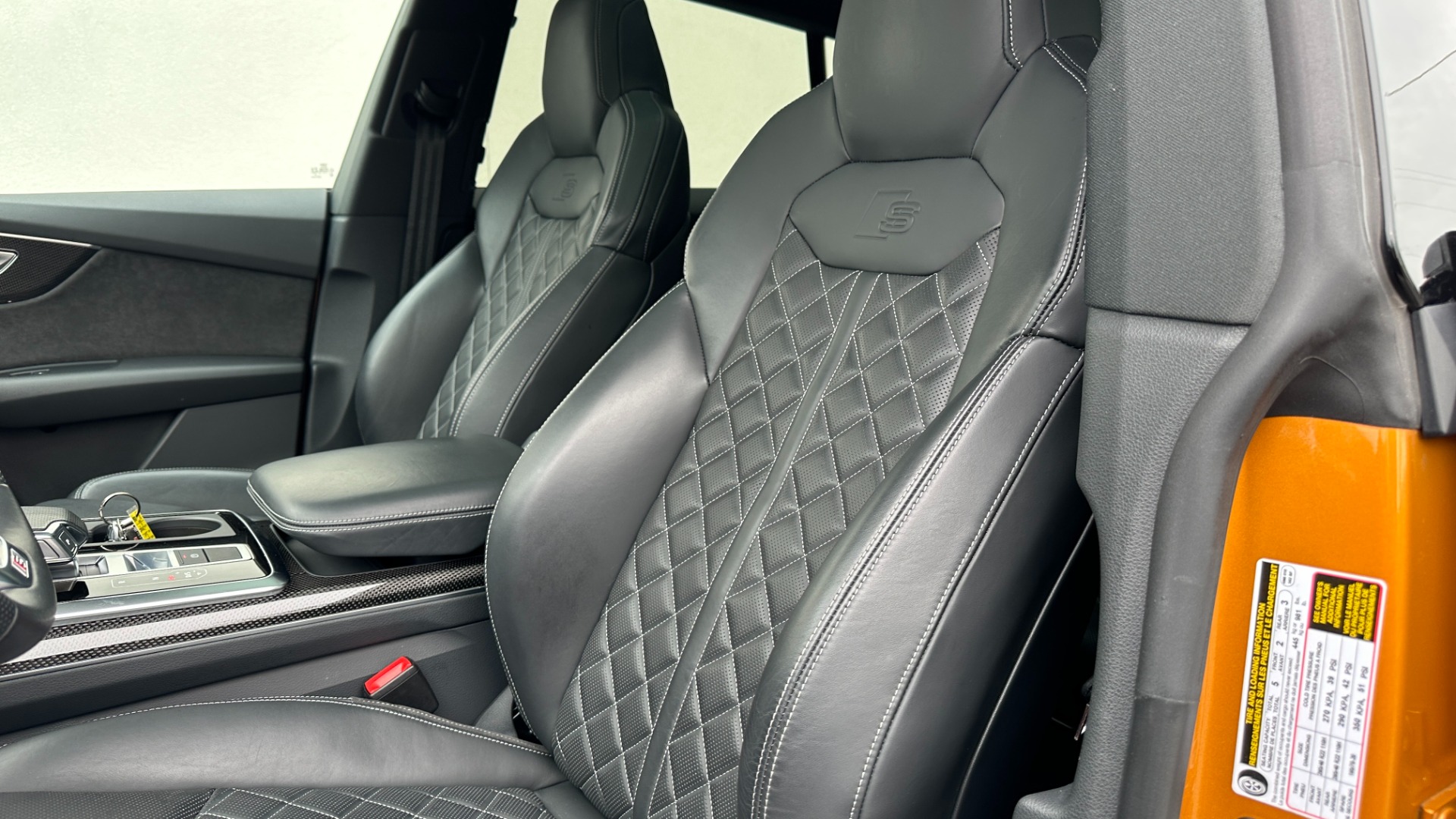 Used 2020 Audi SQ8 PREMIUM PLUS / BLACK OPTIC / CARBON FIBER / DIAMOND STITCH LEATHER for sale $78,995 at Formula Imports in Charlotte NC 28227 12