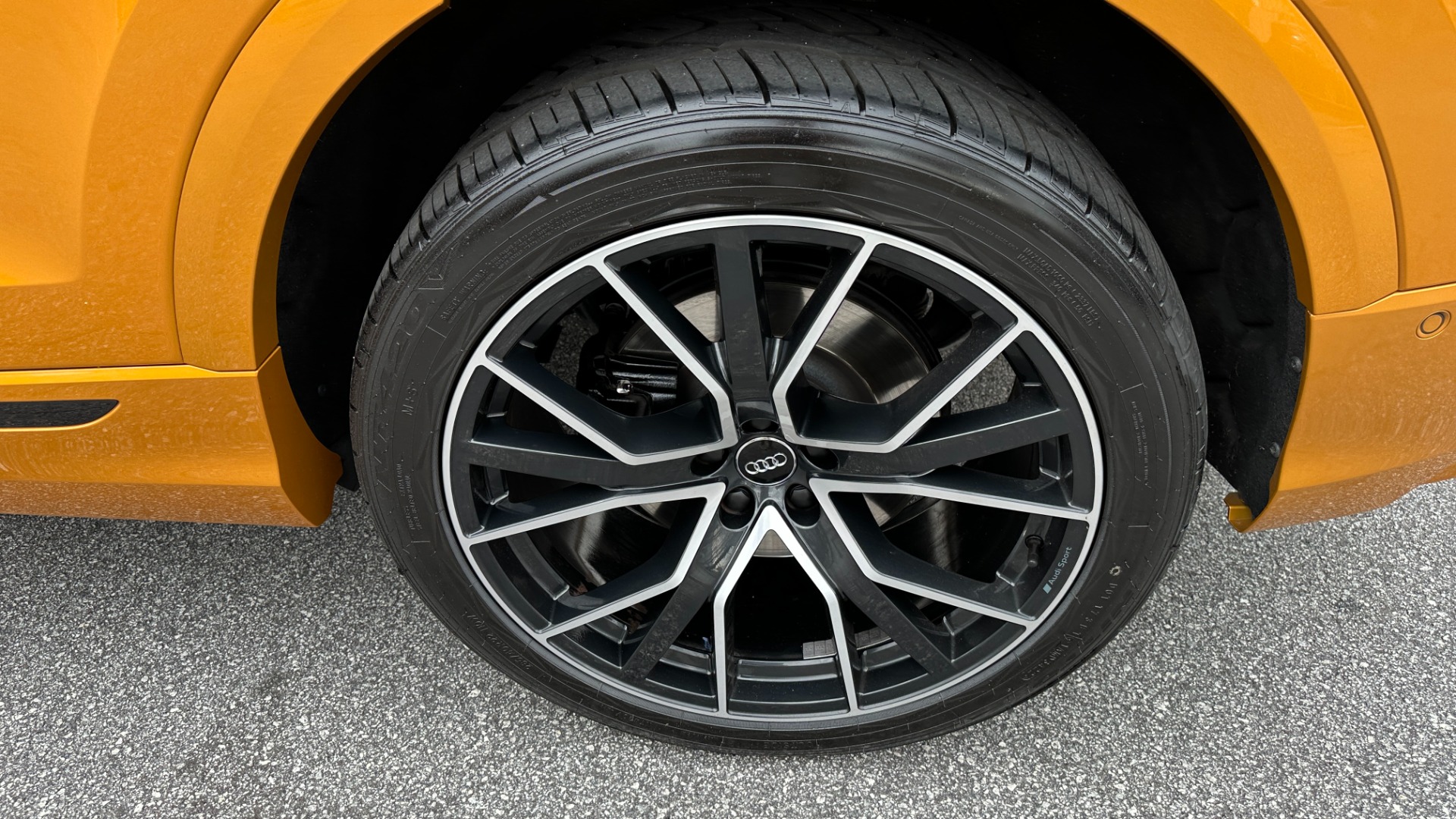 Used 2020 Audi SQ8 Premium Plus for sale Sold at Formula Imports in Charlotte NC 28227 38