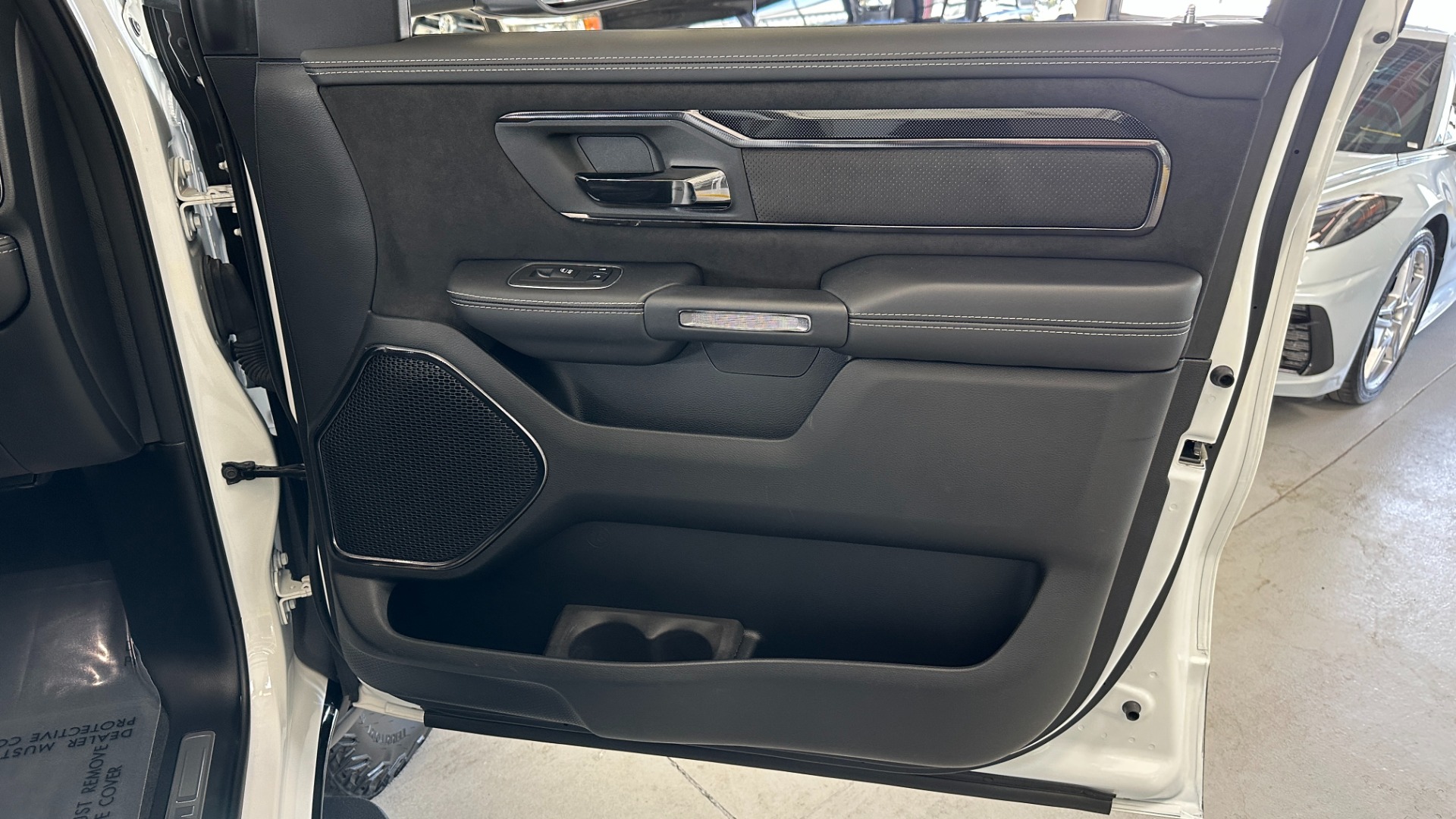 Used 2022 Ram 1500 TRX / LVL 1 / SUPERCHARGED / PANORAMIC ROOF / MOPAR RUNNING BOARDS / 2TONE for sale Sold at Formula Imports in Charlotte NC 28227 25