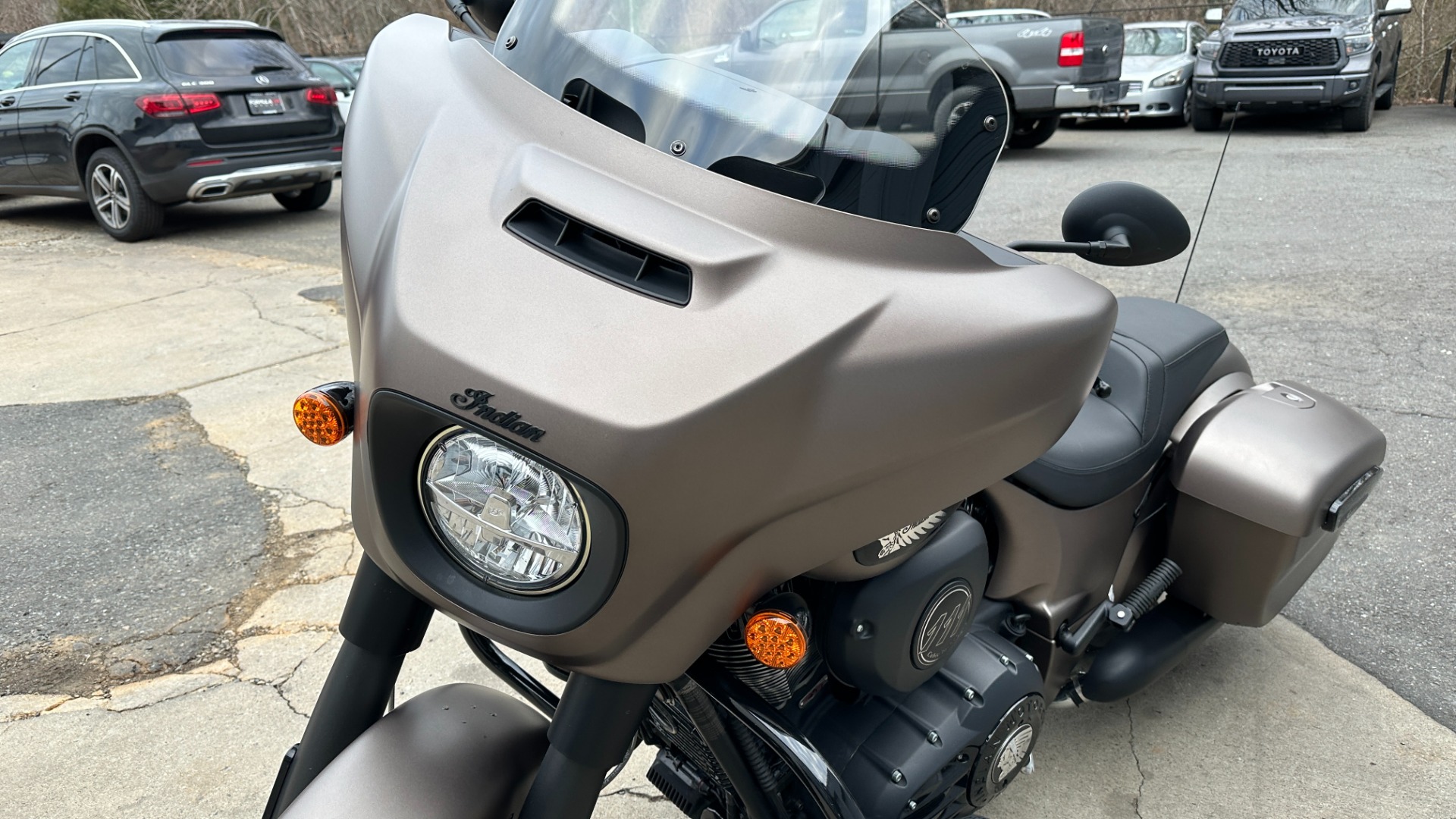 Used 2019 INDIAN CHIEFTAIN DARK HORSE / MATTE PAINT / LOW MILES / NAV / CRUISE CONTROL / TOUCHSCREEN for sale $23,999 at Formula Imports in Charlotte NC 28227 15