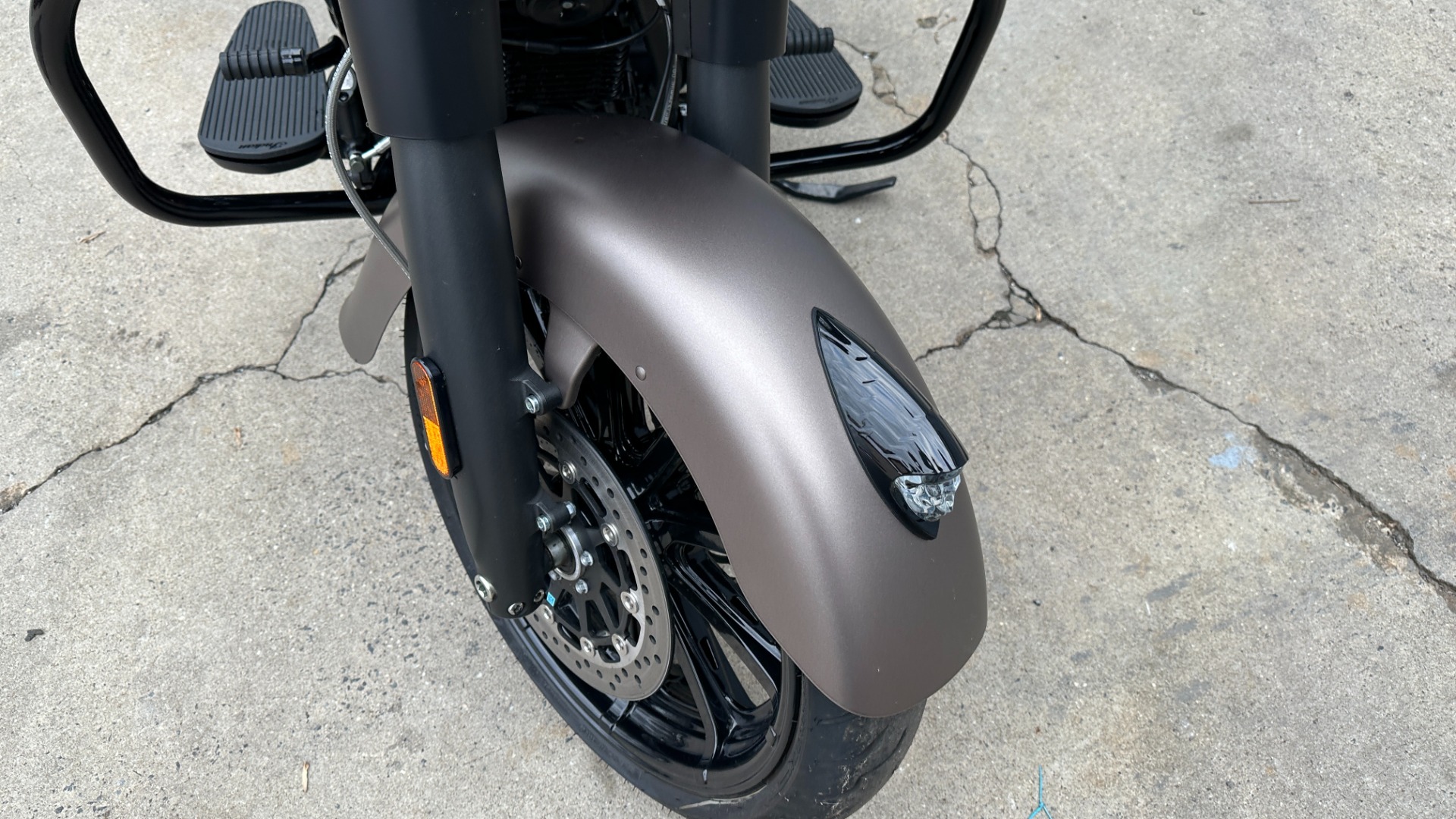 Used 2019 INDIAN CHIEFTAIN DARK HORSE / MATTE PAINT / LOW MILES / NAV / CRUISE CONTROL / TOUCHSCREEN for sale Sold at Formula Imports in Charlotte NC 28227 17