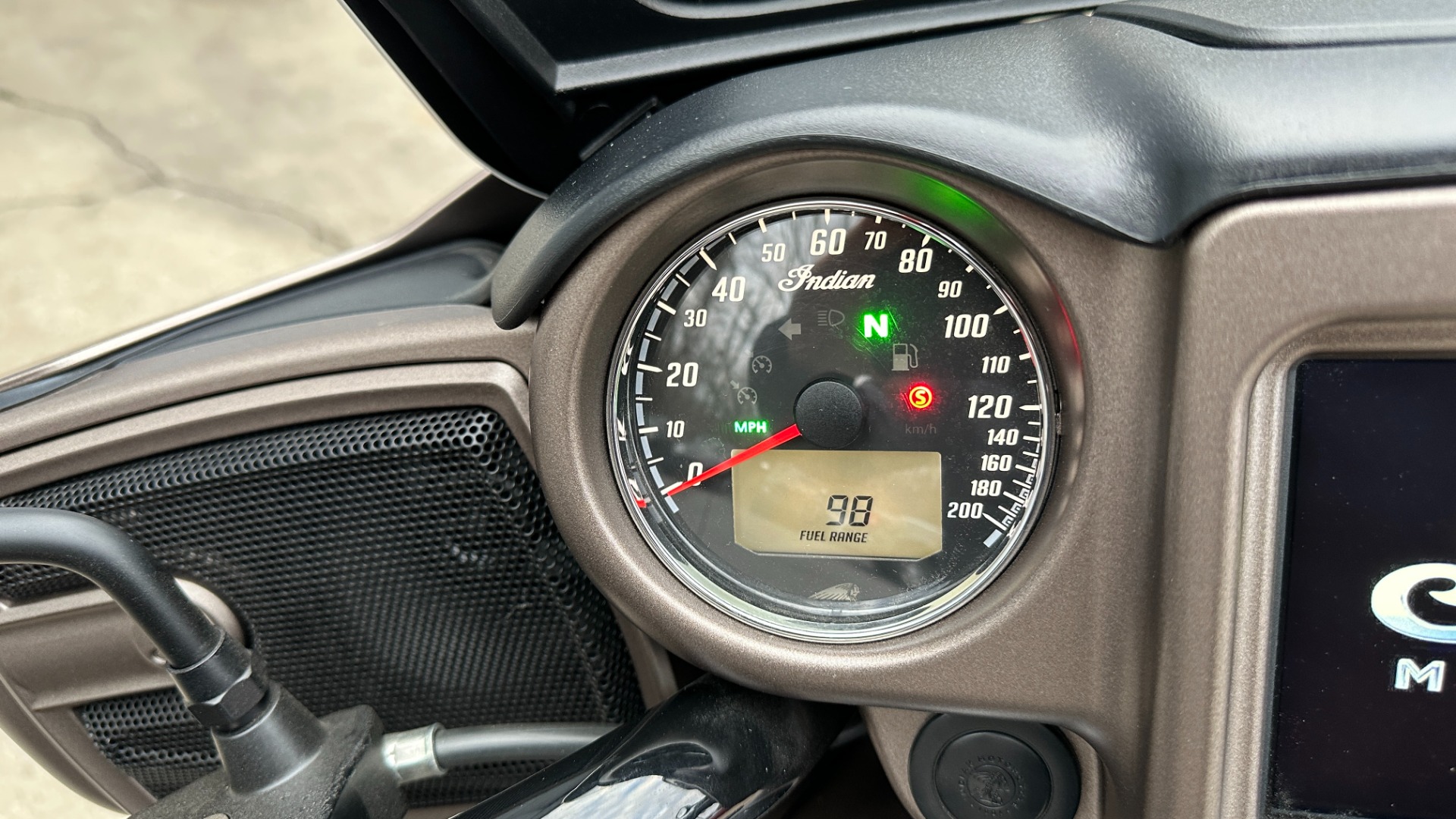Used 2019 INDIAN CHIEFTAIN DARK HORSE / MATTE PAINT / LOW MILES / NAV / CRUISE CONTROL / TOUCHSCREEN for sale $23,999 at Formula Imports in Charlotte NC 28227 19