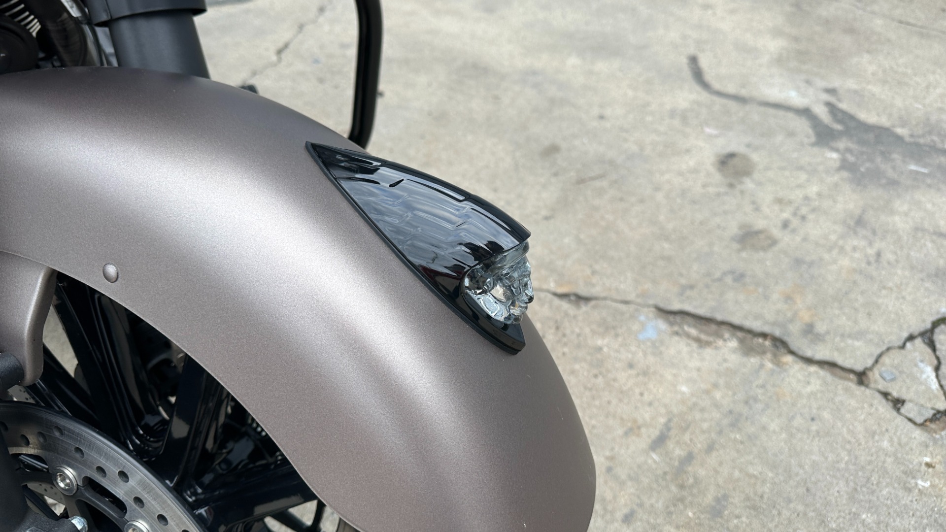 Used 2019 INDIAN CHIEFTAIN DARK HORSE / MATTE PAINT / LOW MILES / NAV / CRUISE CONTROL / TOUCHSCREEN for sale $23,999 at Formula Imports in Charlotte NC 28227 8