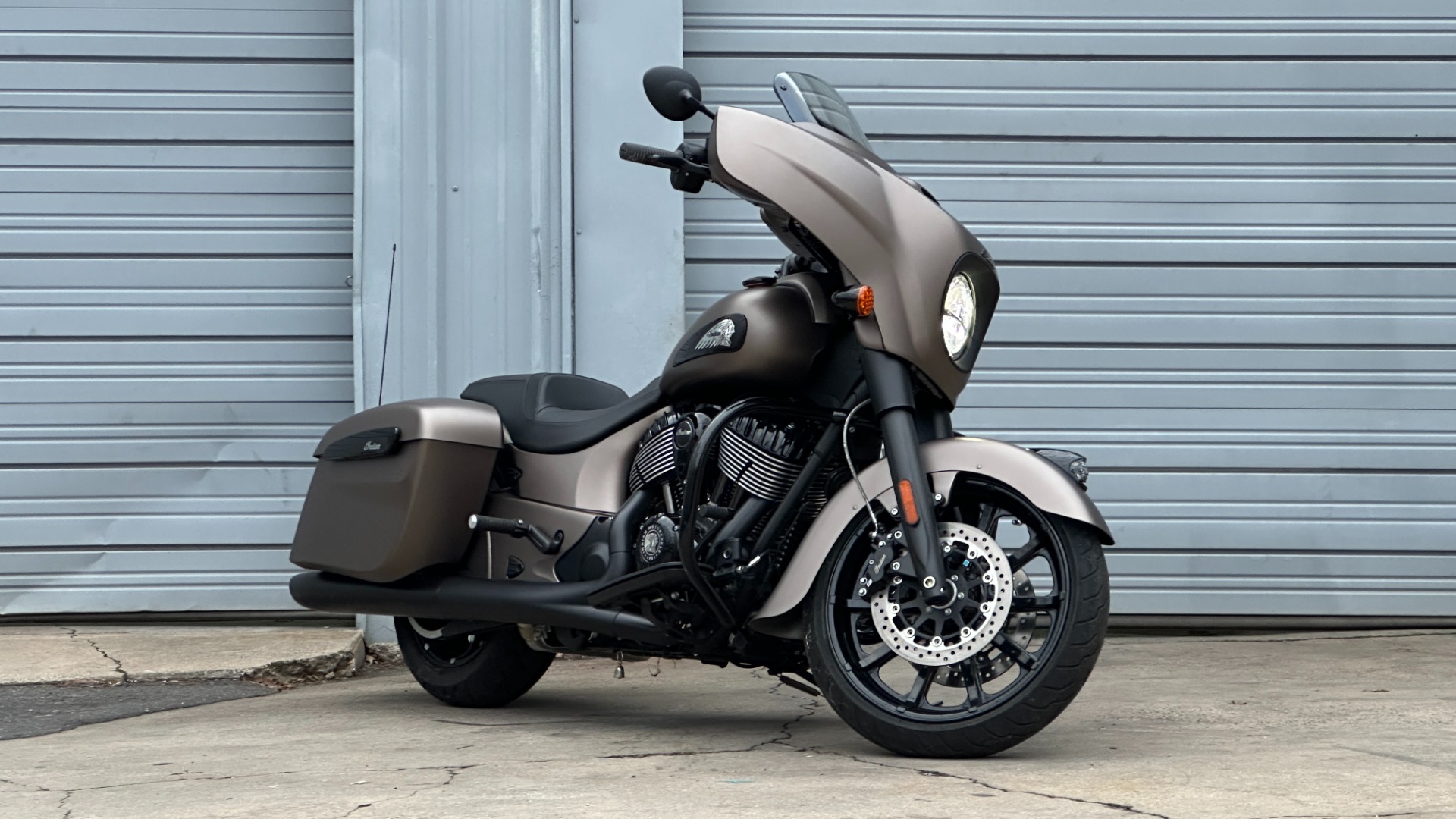 Used indian chieftain dark store horse for sale