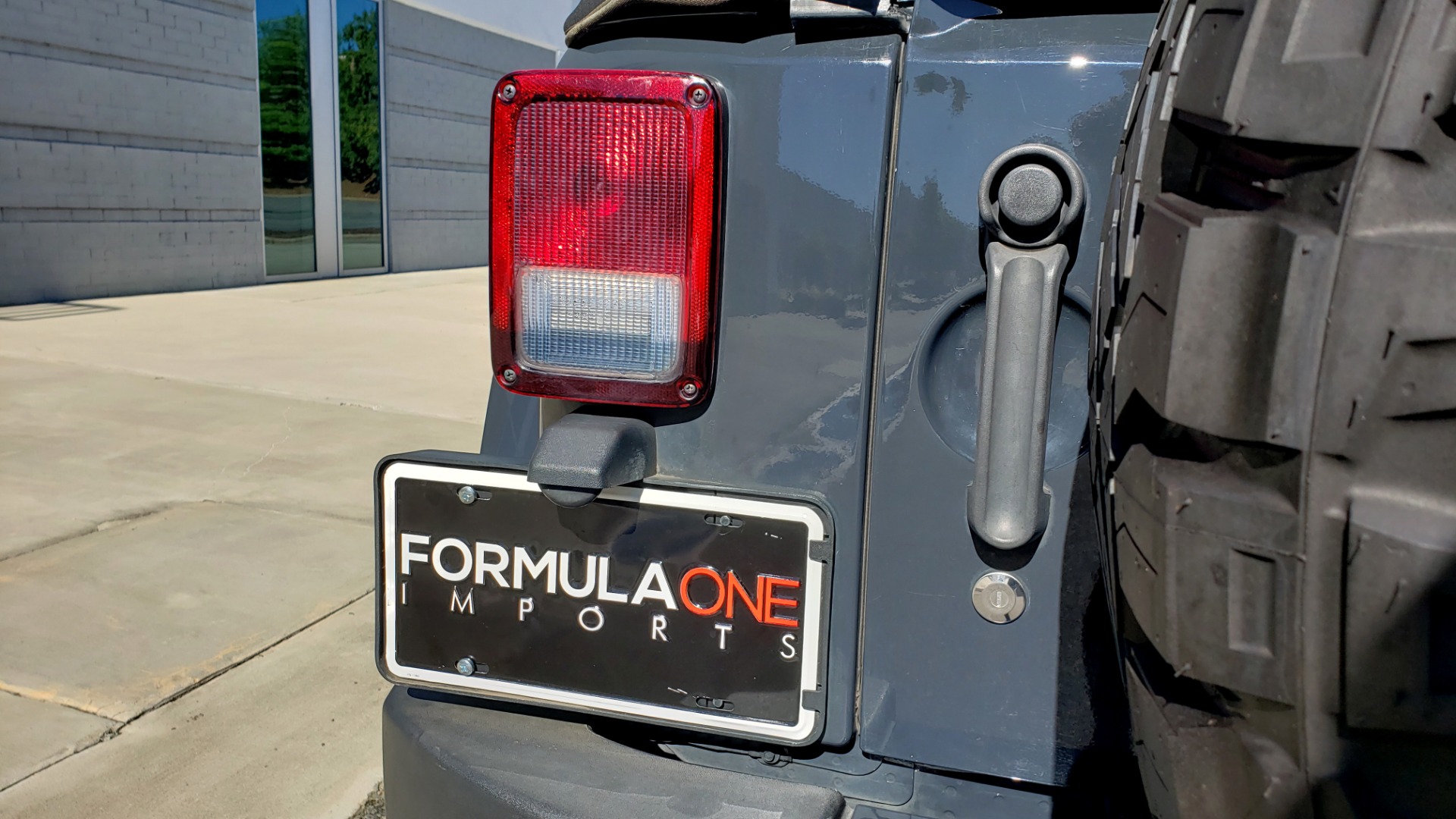 Used 2016 Jeep WRANGLER UNLIMITED SAHARA 4X4 / NAV / ALPINE / TOW PKG / CUSTOM WHEELS for sale Sold at Formula Imports in Charlotte NC 28227 19