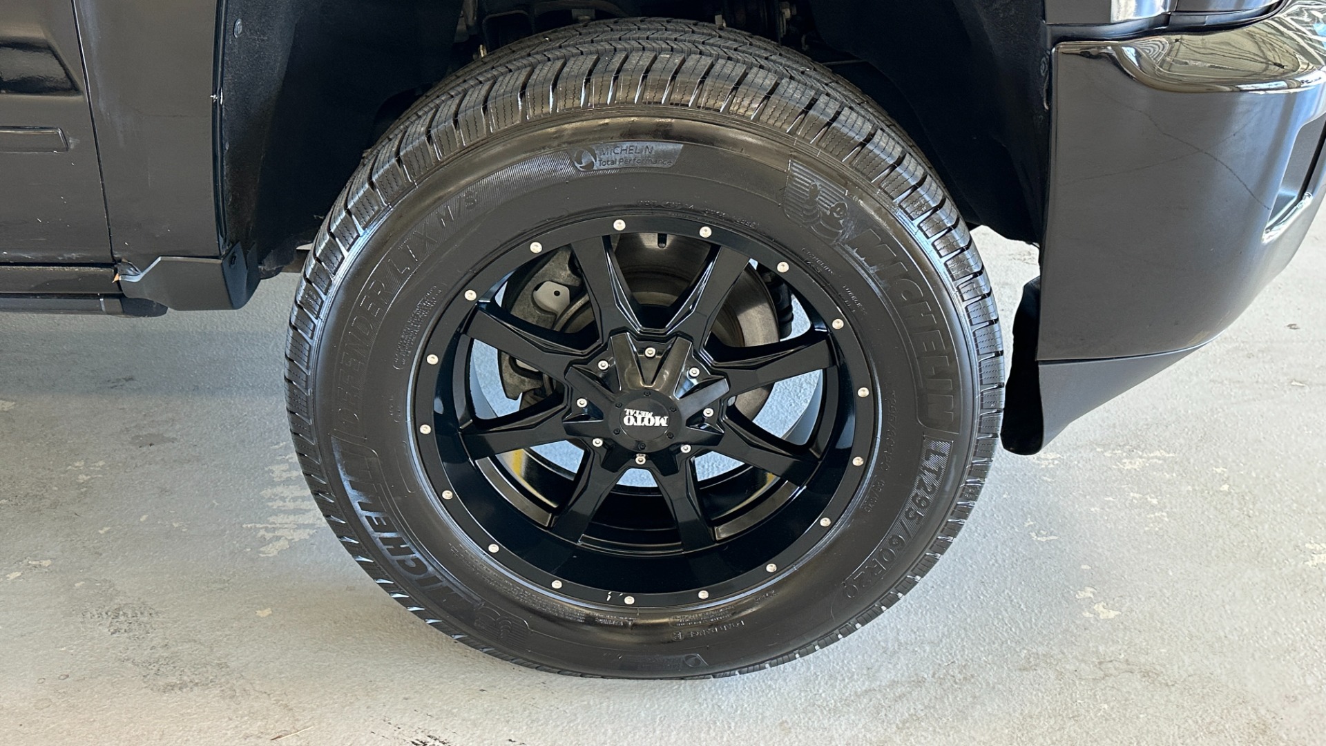 Used 2018 Chevrolet Silverado 2500HD LT for sale Sold at Formula Imports in Charlotte NC 28227 14