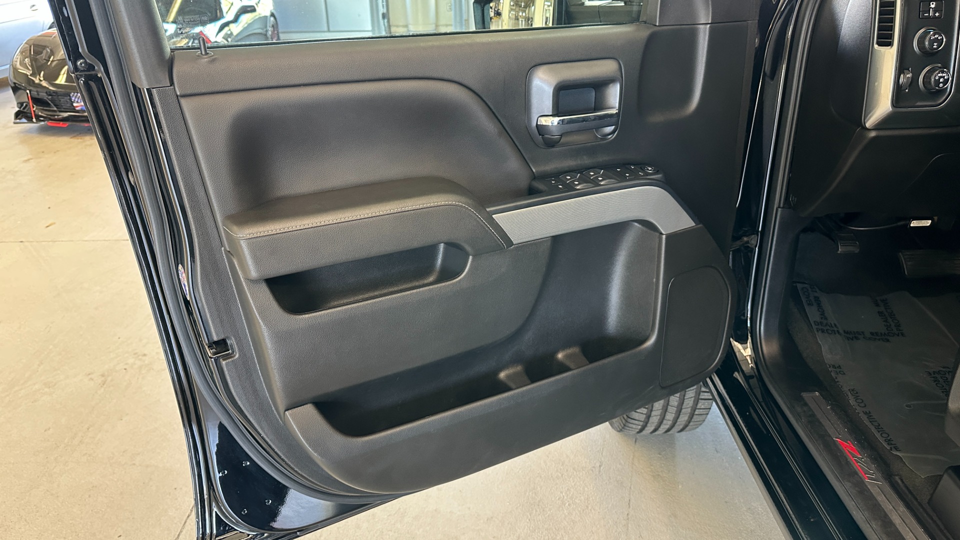 Used 2018 Chevrolet Silverado 2500HD LT for sale Sold at Formula Imports in Charlotte NC 28227 24