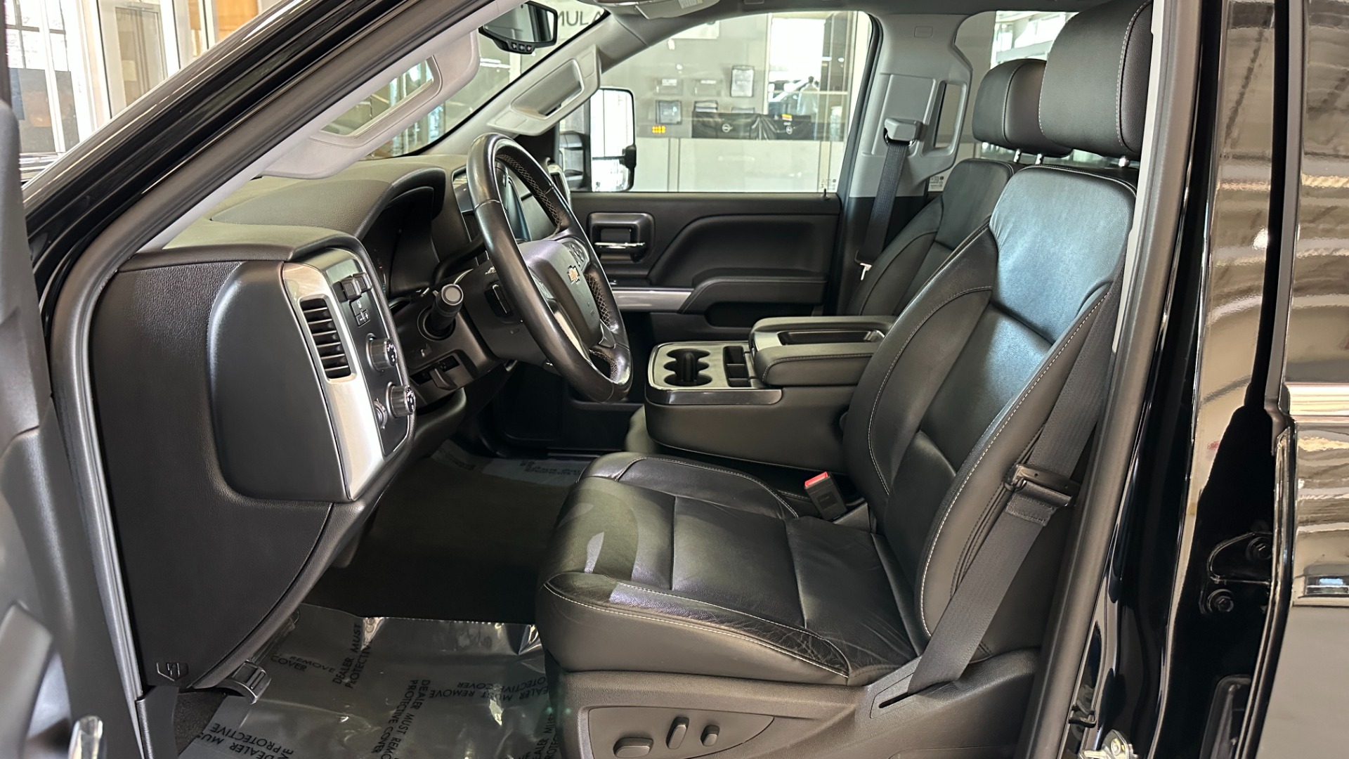 Used 2018 Chevrolet Silverado 2500HD LT for sale Sold at Formula Imports in Charlotte NC 28227 25