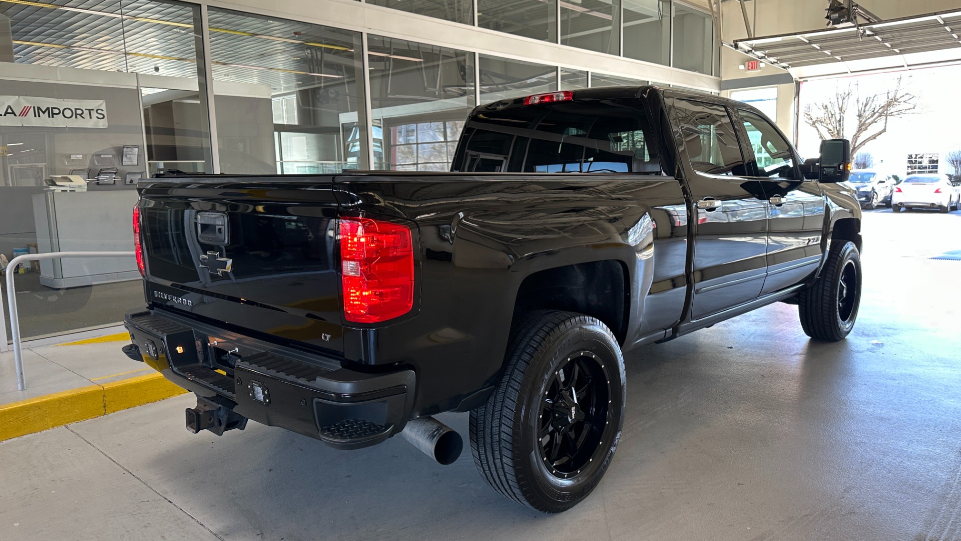 Used 2018 Chevrolet Silverado 2500HD LT for sale Sold at Formula Imports in Charlotte NC 28227 3