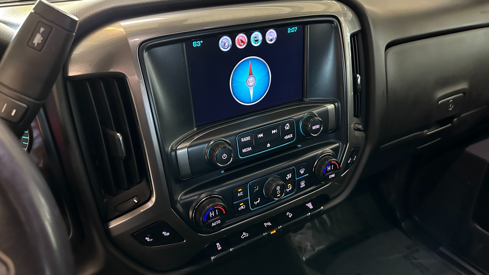 Used 2018 Chevrolet Silverado 2500HD LT for sale Sold at Formula Imports in Charlotte NC 28227 30