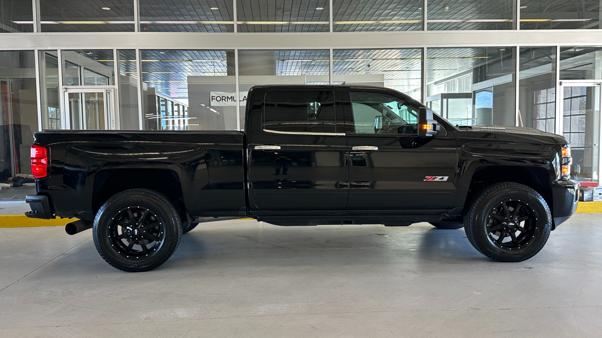 Used 2018 Chevrolet Silverado 2500HD LT for sale Sold at Formula Imports in Charlotte NC 28227 4