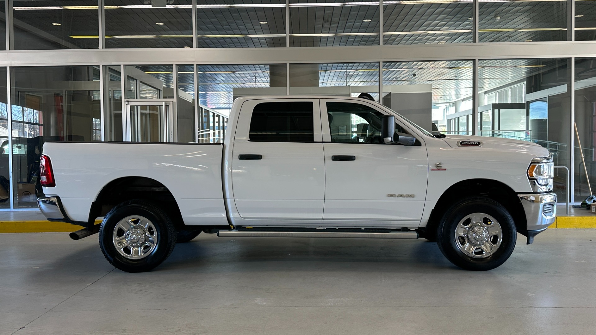 Used 2021 Ram 2500 TRADESMAN / LVL 2 PKG / 6.7L CUMMINS DIESEL / CREW CAB / 4X4 / CHROME PKG for sale $41,595 at Formula Imports in Charlotte NC 28227 4