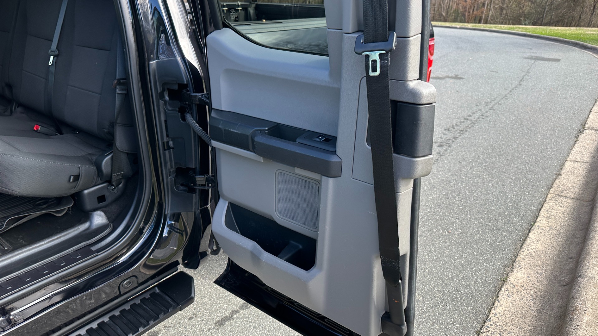 Used 2020 Ford F-150 XLT / STX PKG / SPORT PKG / 5.0L V8 / POWER EQUIPMENT / BED RACK for sale $33,900 at Formula Imports in Charlotte NC 28227 14
