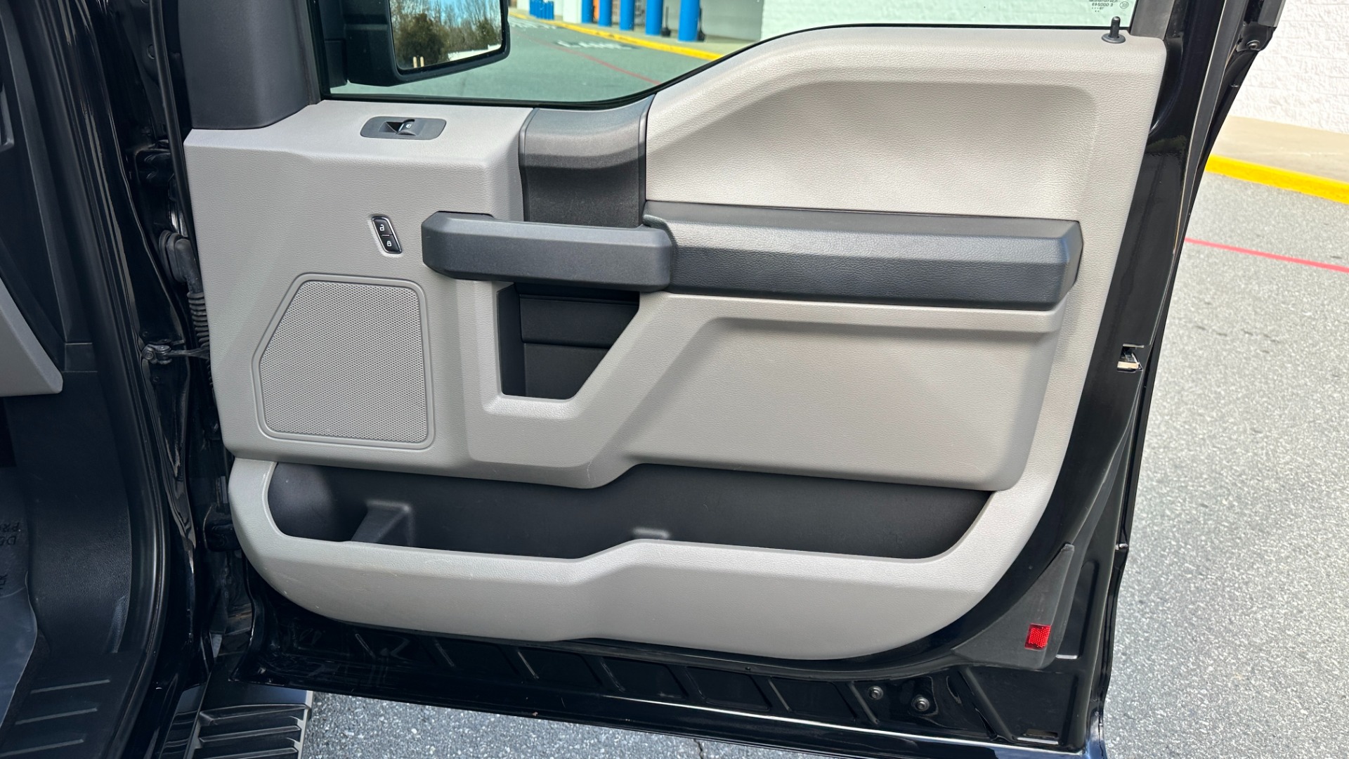 Used 2020 Ford F-150 XLT / STX PKG / SPORT PKG / 5.0L V8 / POWER EQUIPMENT / BED RACK for sale $33,900 at Formula Imports in Charlotte NC 28227 34